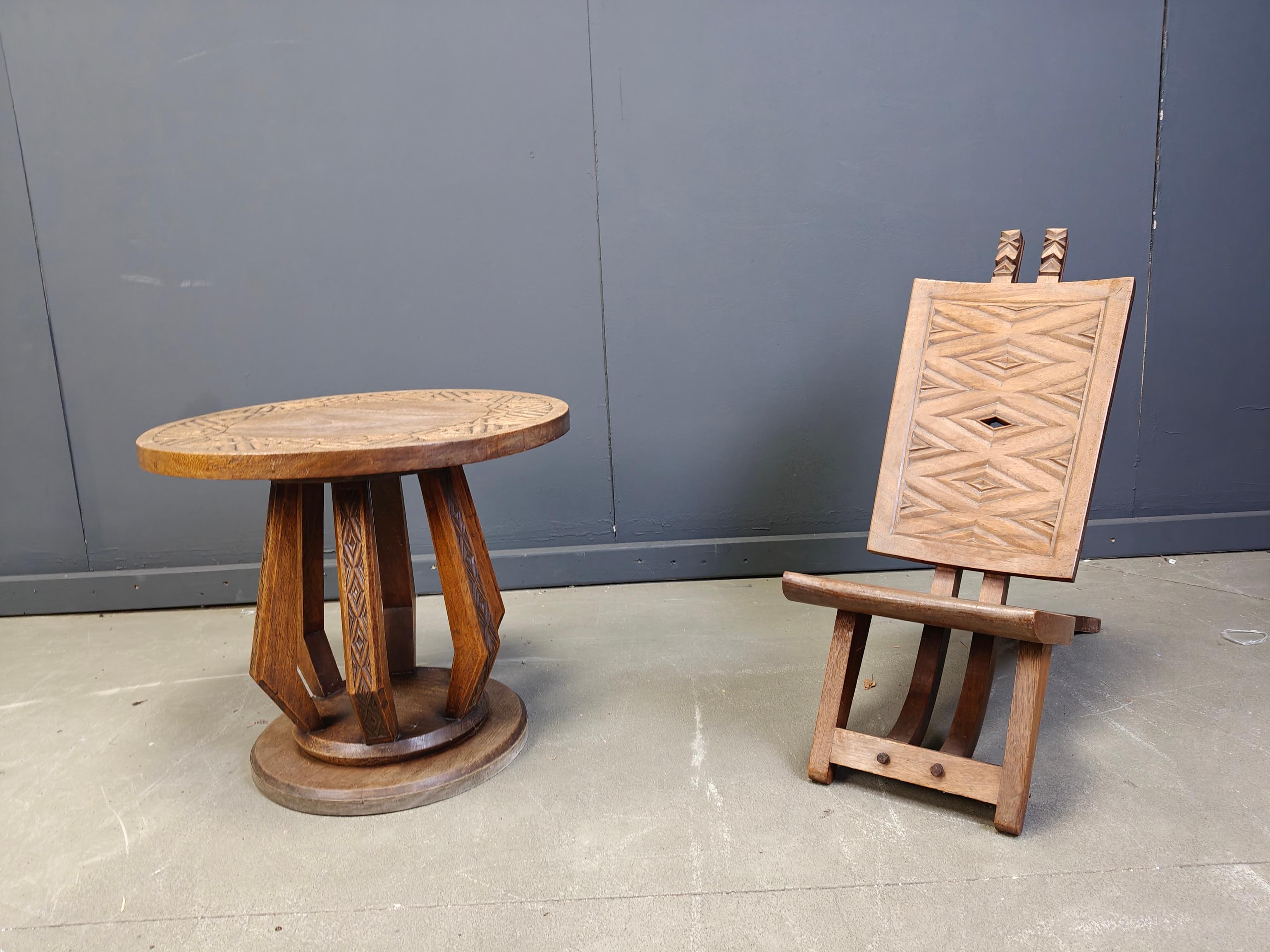 Chaise de chef cérémonielle africaine avec table Wood Wood sculpté à la main 1960s en vente 3