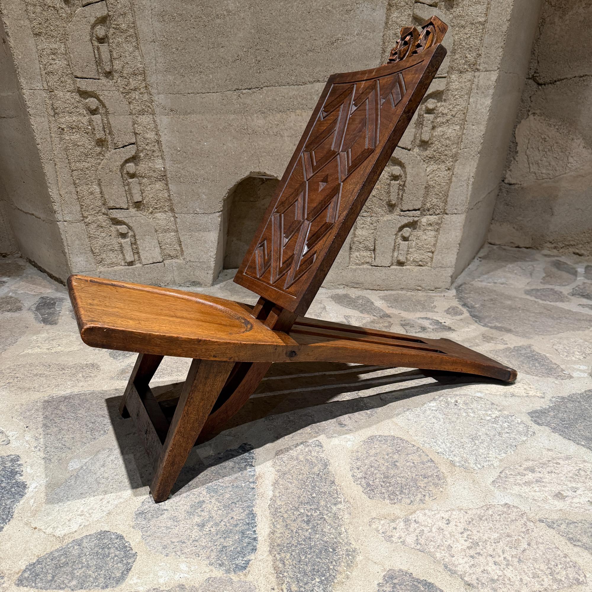 Sedie africane da cerimonia del 1960 per capi, intagliate a mano in Wood Wood in vendita 10
