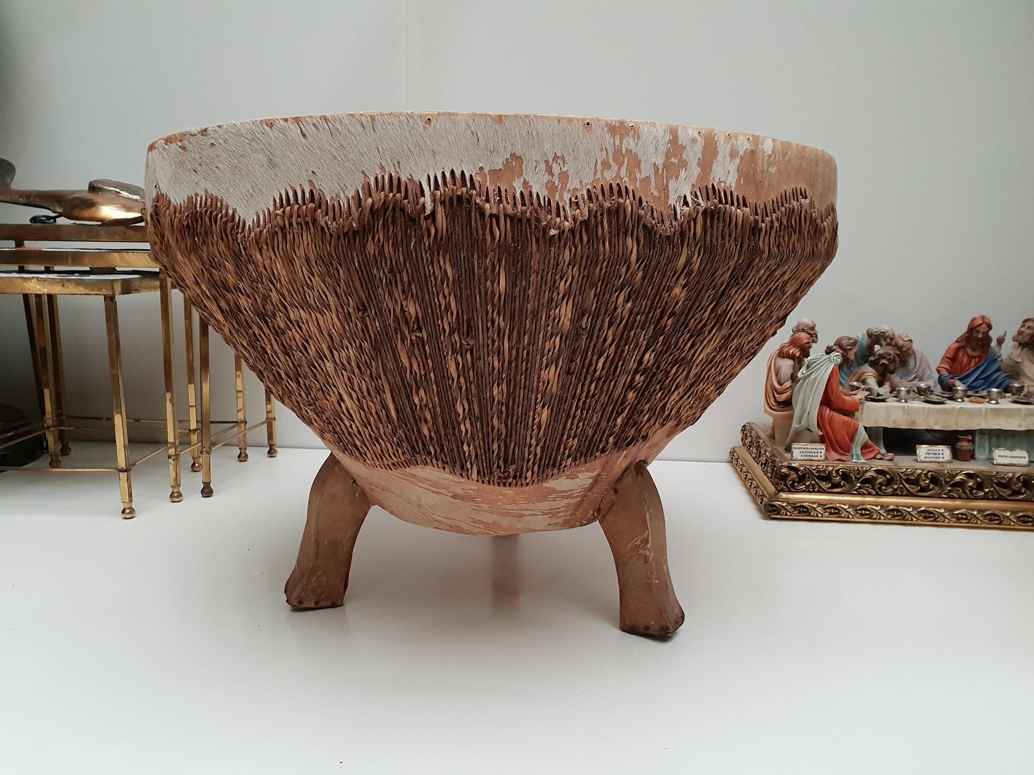 African Coffee Table In Good Condition In Antwerp, BE