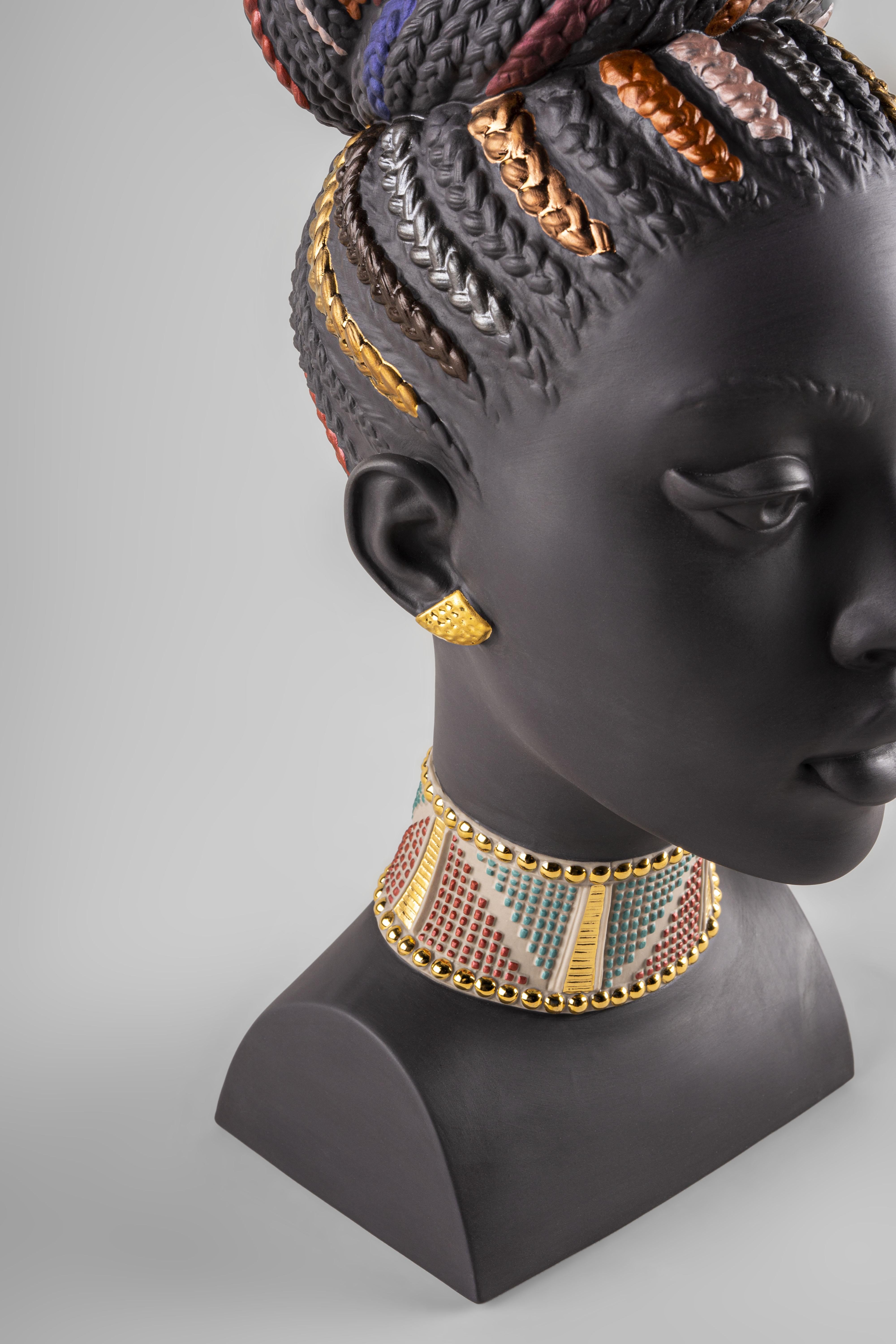 Afrikanische Farben Skulptur (21. Jahrhundert und zeitgenössisch) im Angebot
