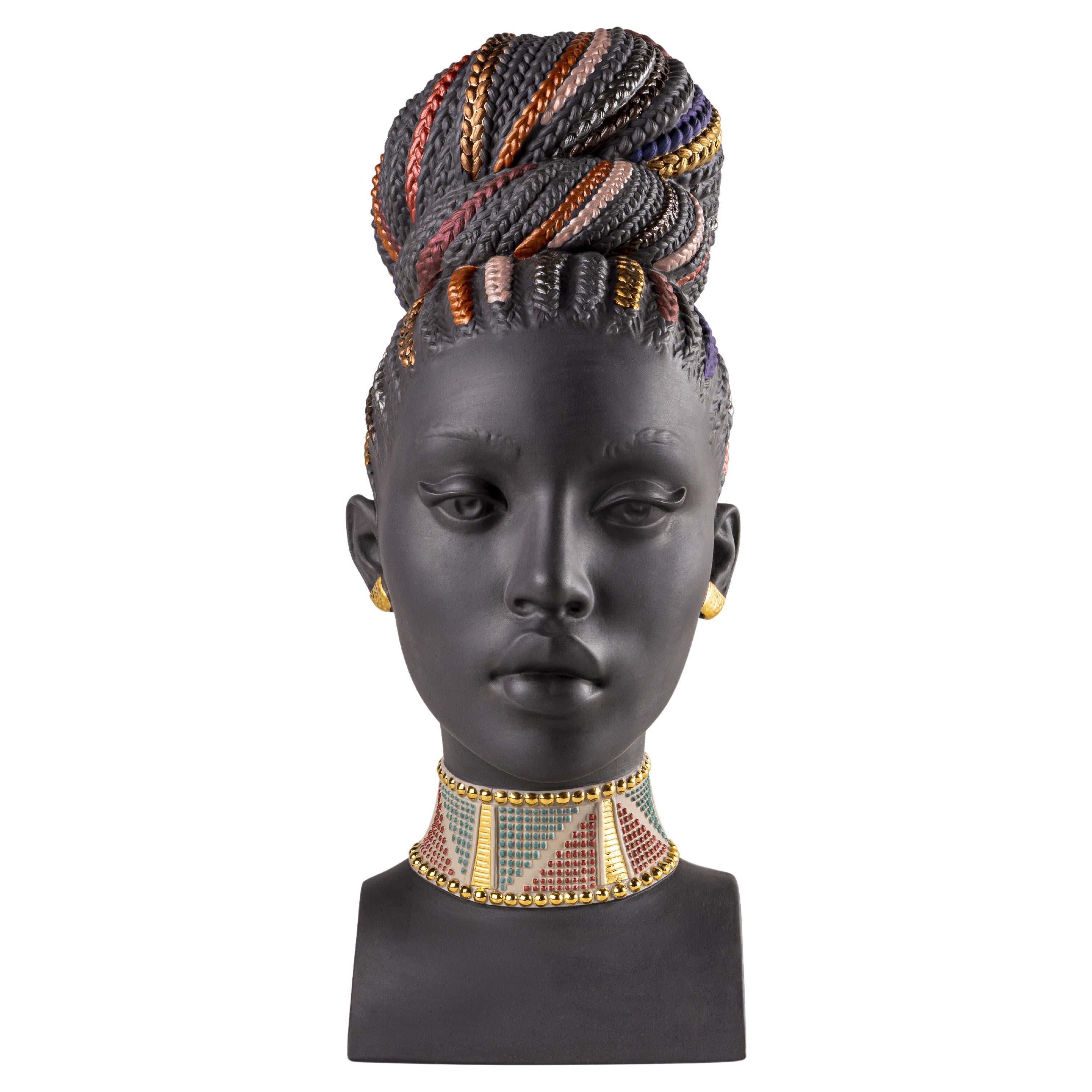 Escultura de colores africanos