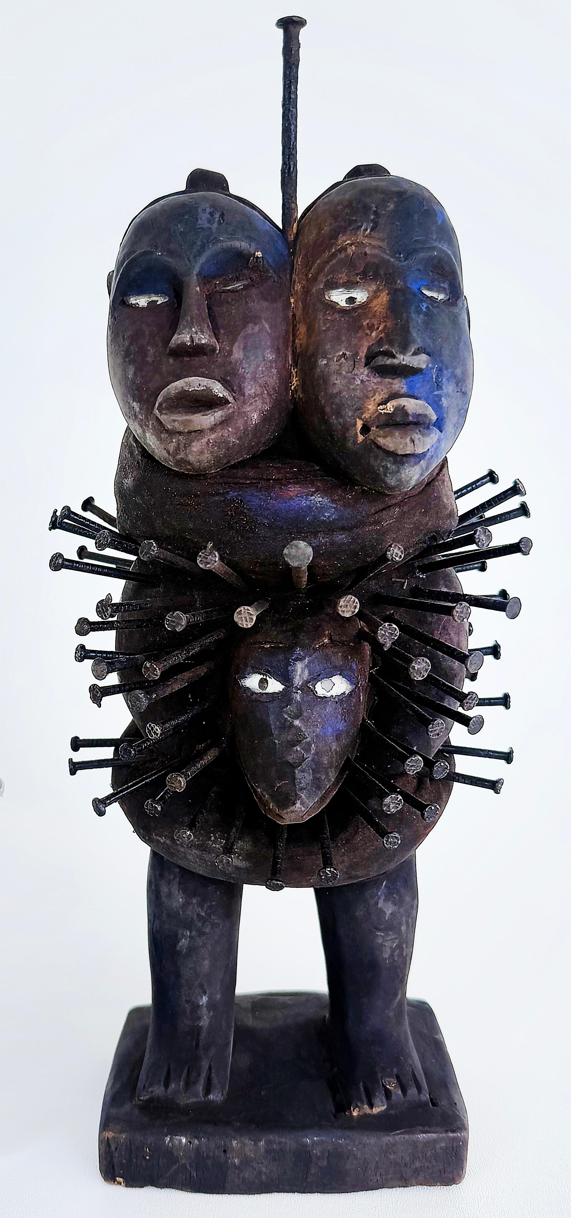Statua feticcio africano del Congo, ospita gli spiriti per la protezione, fine XX secolo in vendita 3