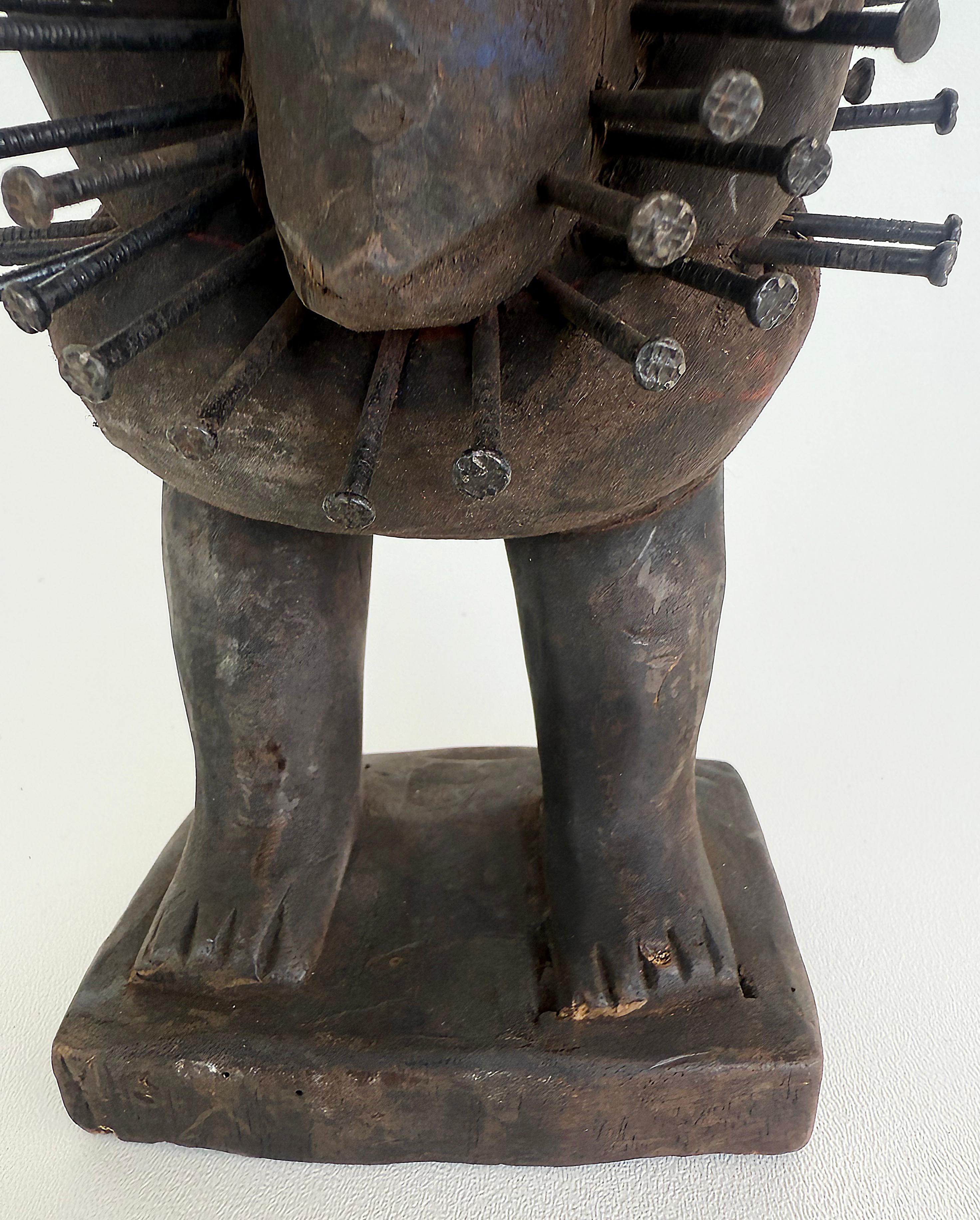 Statua feticcio africano del Congo, ospita gli spiriti per la protezione, fine XX secolo in vendita 8