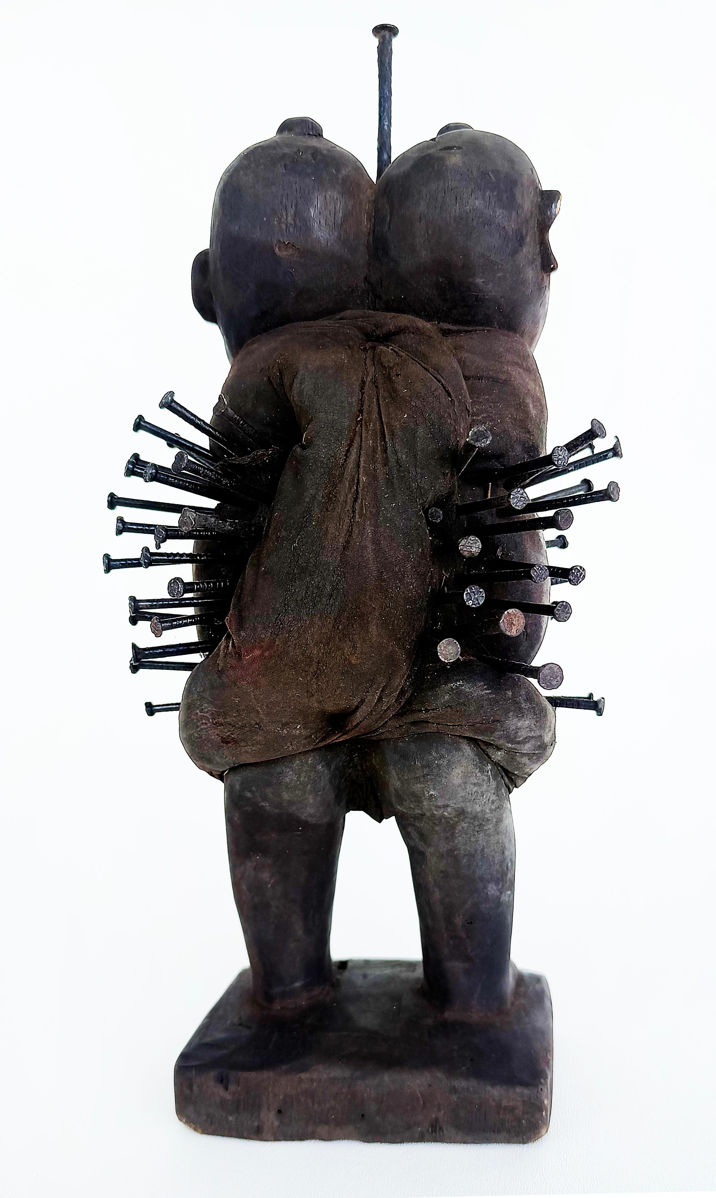 Statua feticcio africano del Congo, ospita gli spiriti per la protezione, fine XX secolo In condizioni buone in vendita a Miami, FL