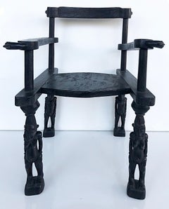 Poltrona scultorea Senufo in stile nobiliare africano della Costa d'Avorio, moderna