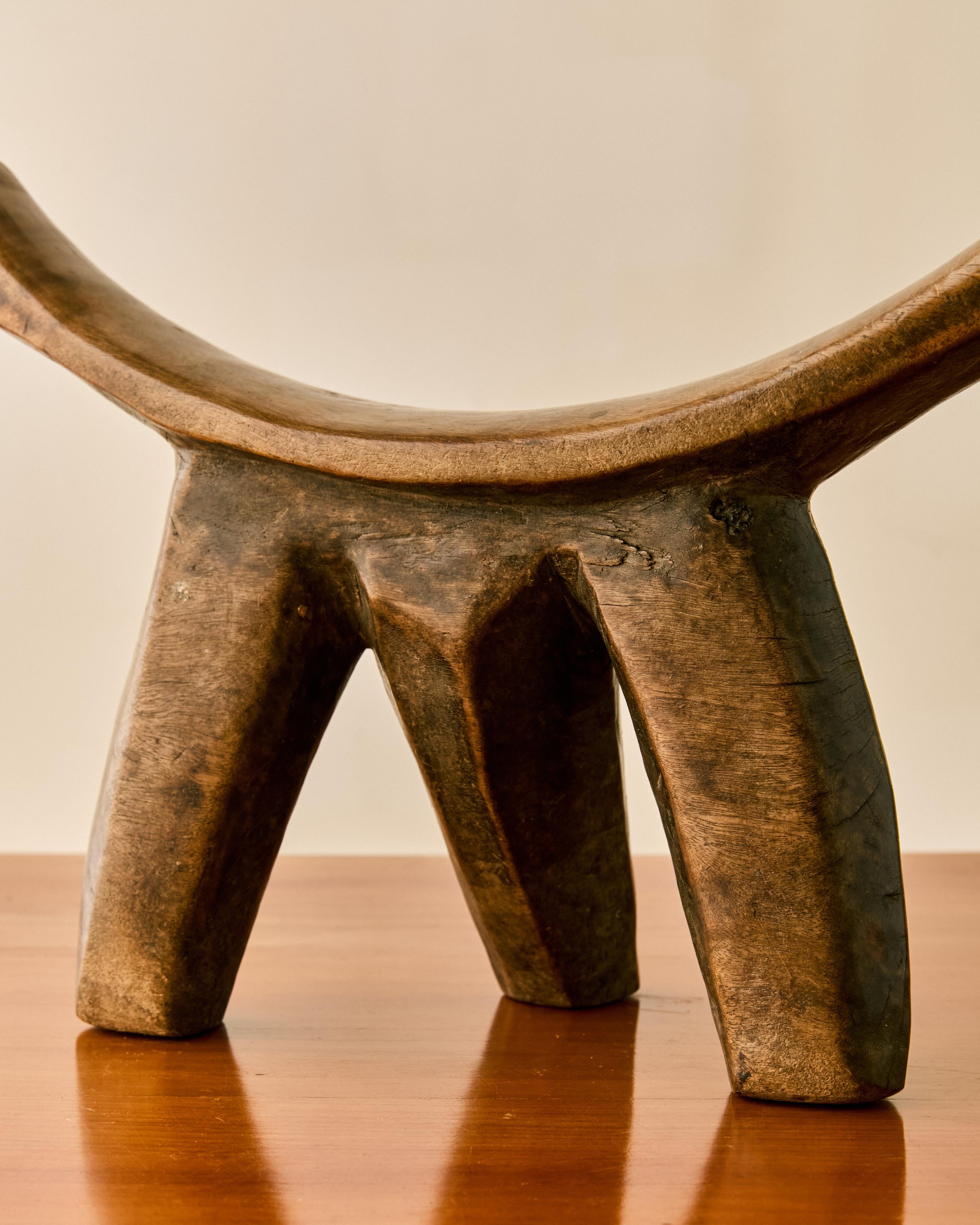 20ième siècle Sculpture en bois d'appui-tête Dinka africain en vente