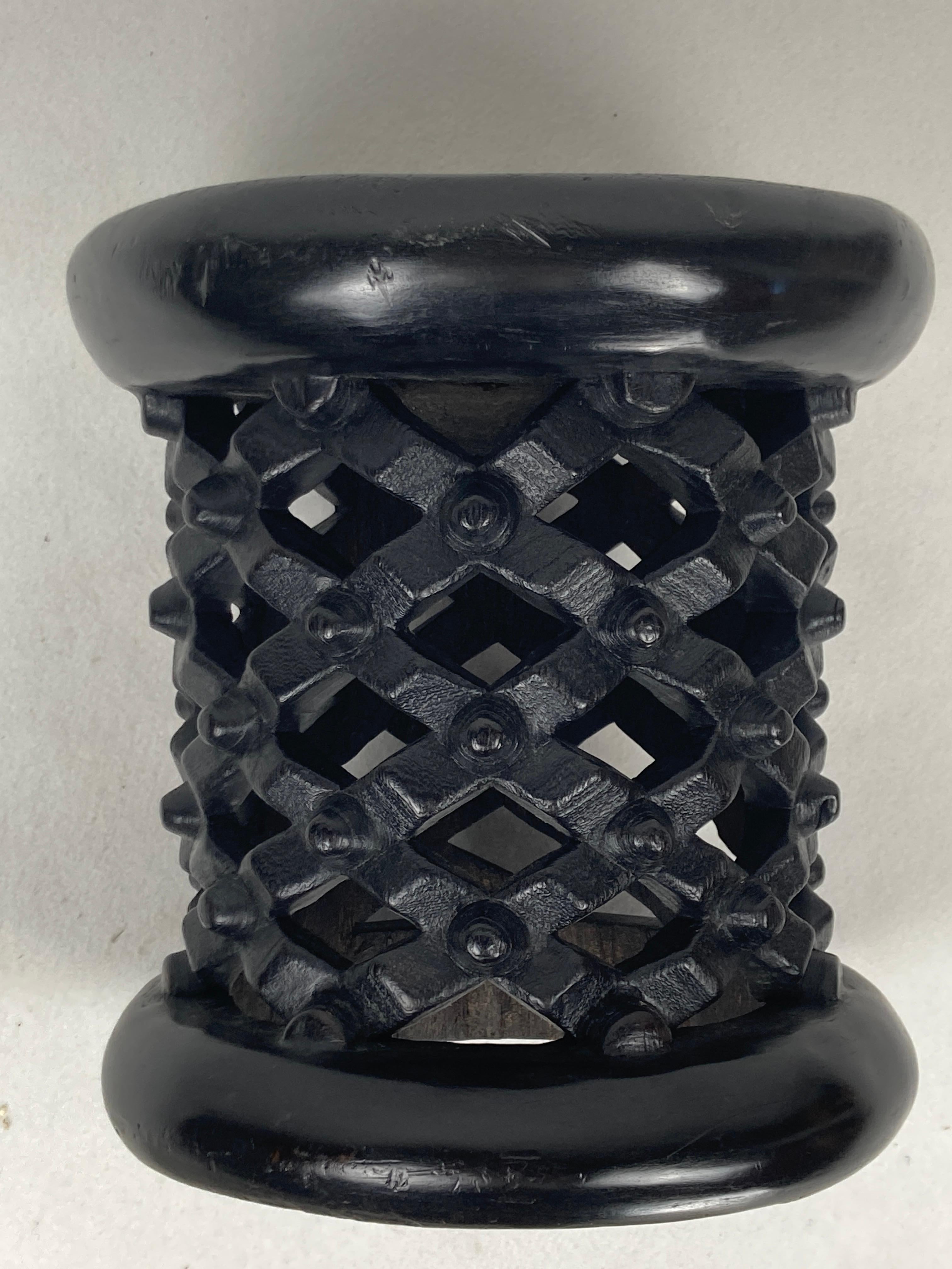 African Ebonised Bamileke Low Stool, Cameroon, 1970s For Sale 3