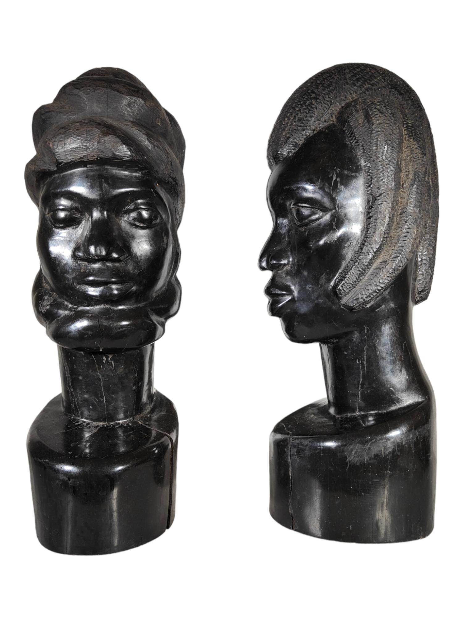 Milieu du XXe siècle Sculptures africaines ébène en vente
