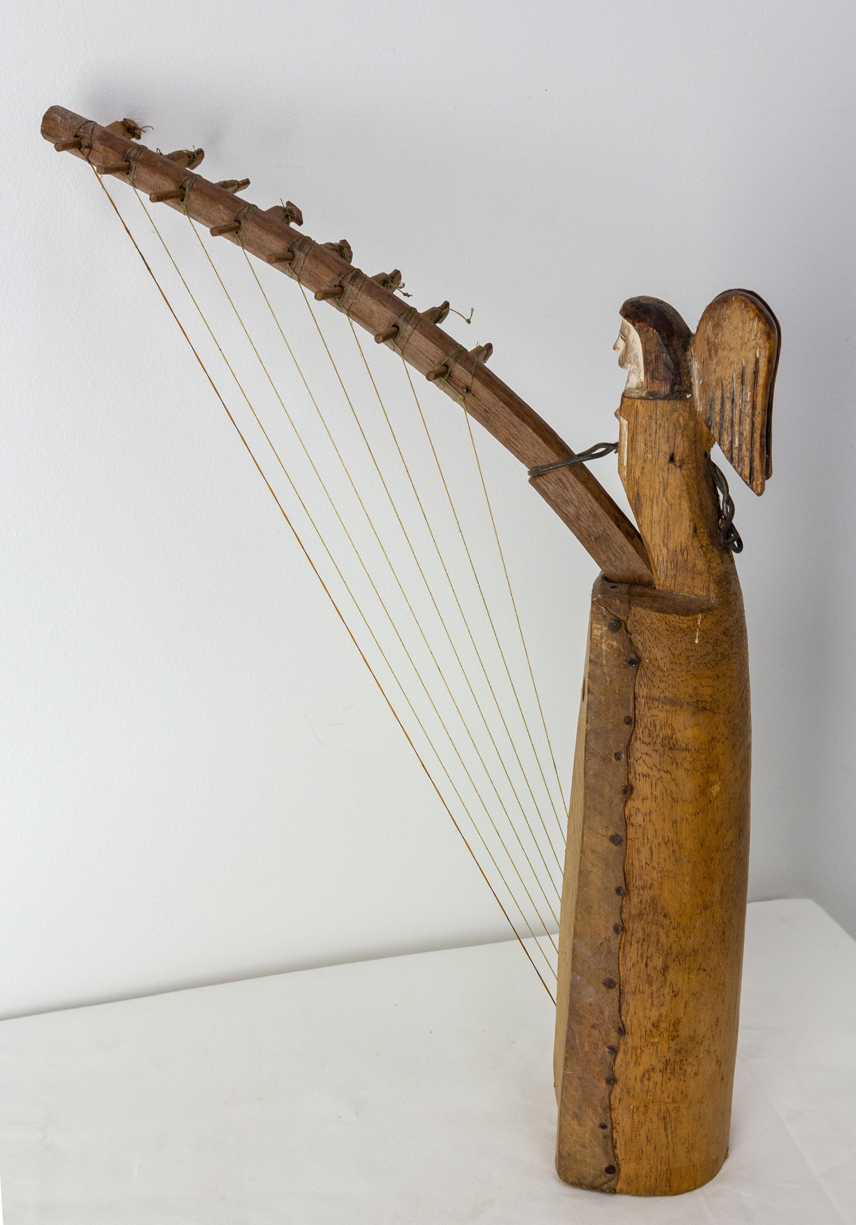 African Eight-String Harp or Ngombi, circa 1940 In Good Condition In Labrit, Landes