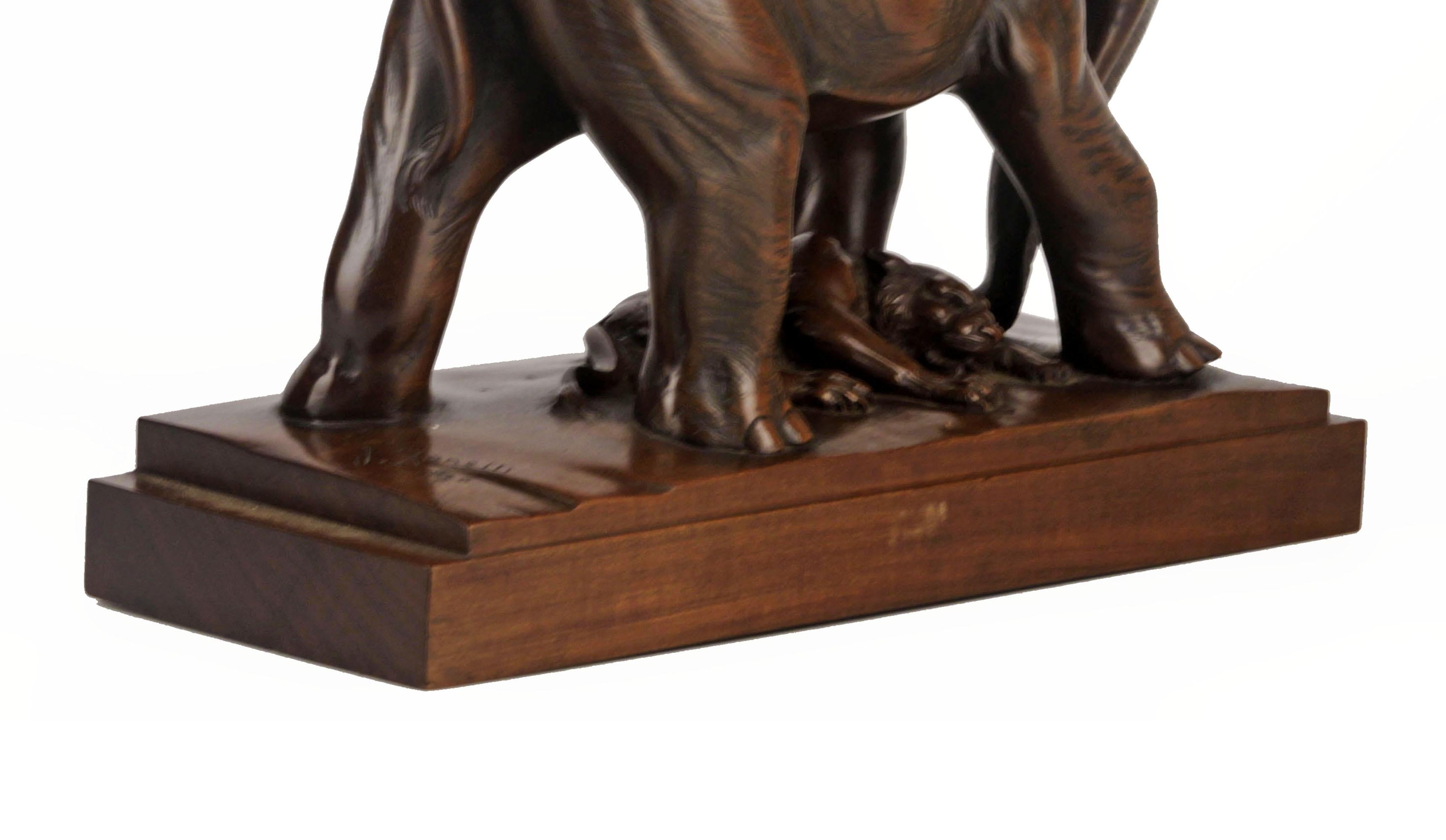 Escultura de madera barnizada Elefante africano, tigre y mujer jinete de J. Zanetti en Bueno estado para la venta en North Miami, FL