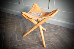 Tabouret tripode en cuir pour éléphant d'Afrique