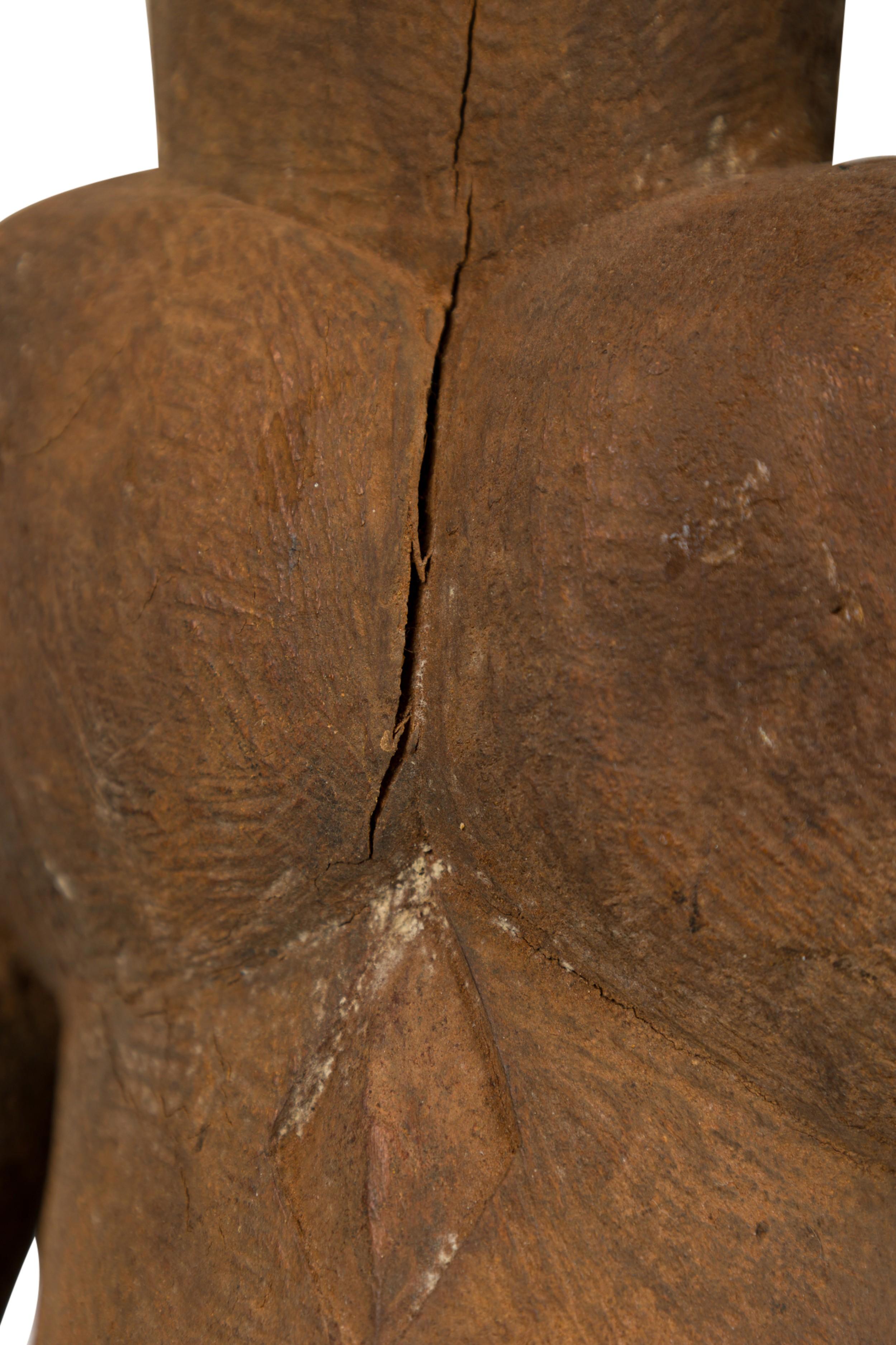 Afrikanisches Gabun 20. Jahrhundert Handgeschnitzte Vuvi Figur im Angebot 2