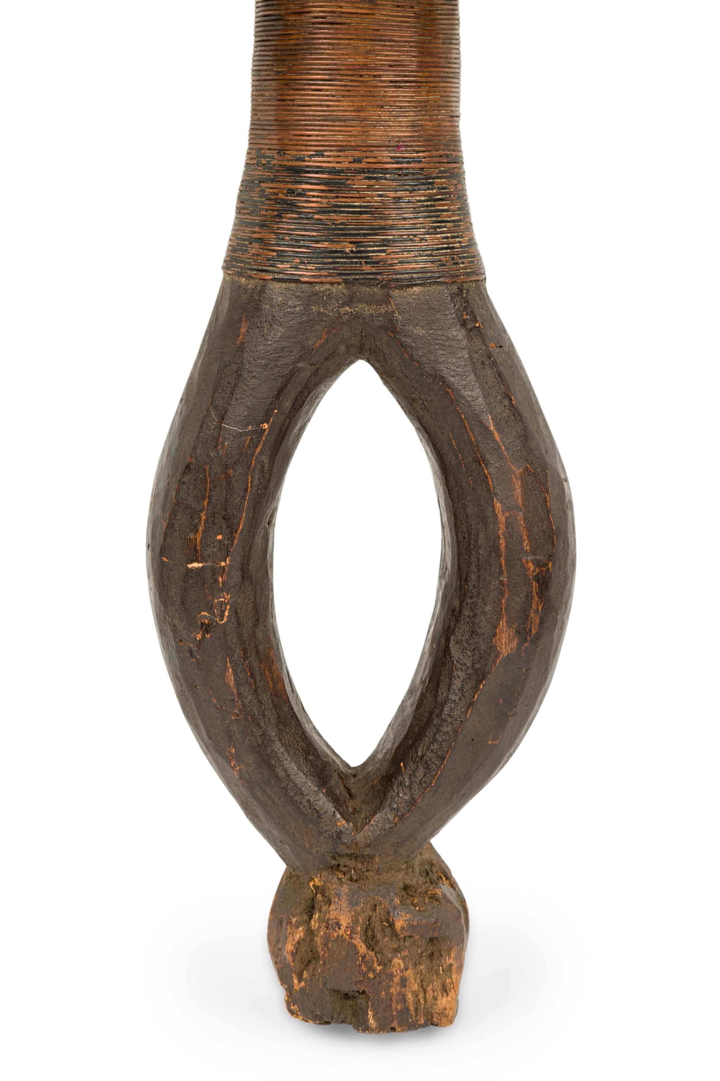 Afrikanisches Gabun 20. Jahrhundert Handgefertigtes Kota Reliquienschrein im Zustand „Gut“ im Angebot in Queens, NY