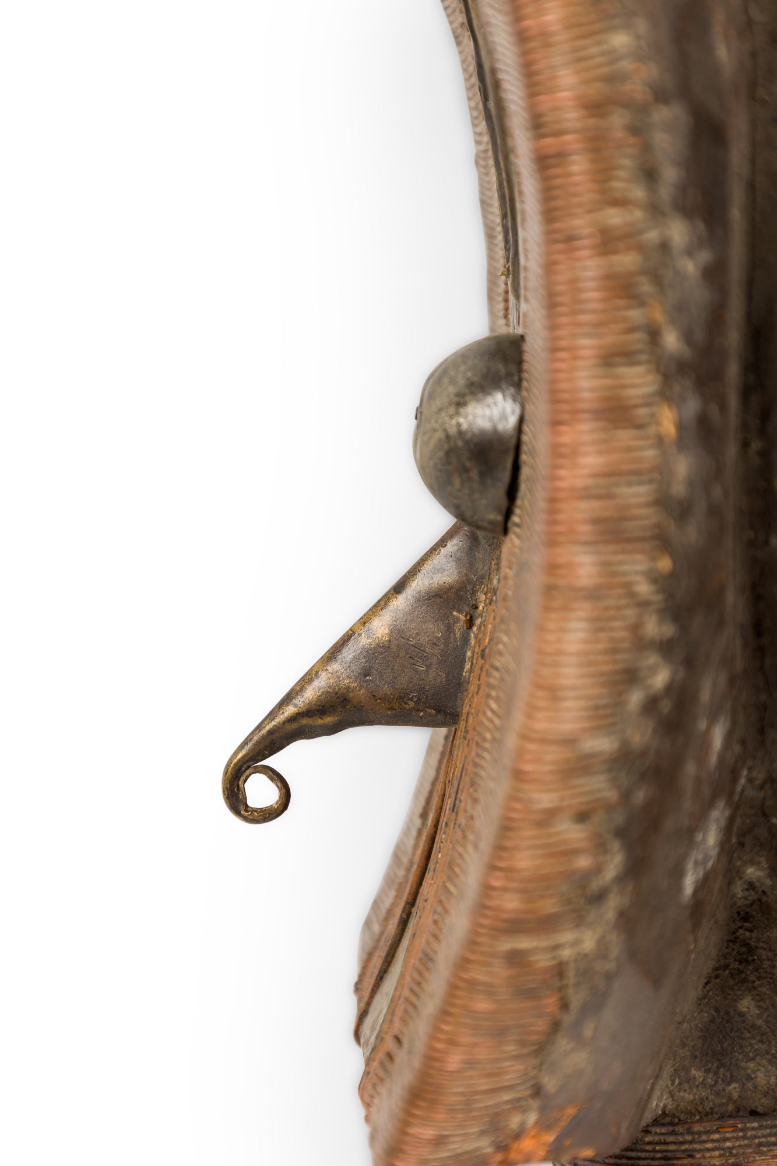 Afrikanisches Gabun 20. Jahrhundert Handgefertigtes Kota Reliquienschrein im Angebot 2