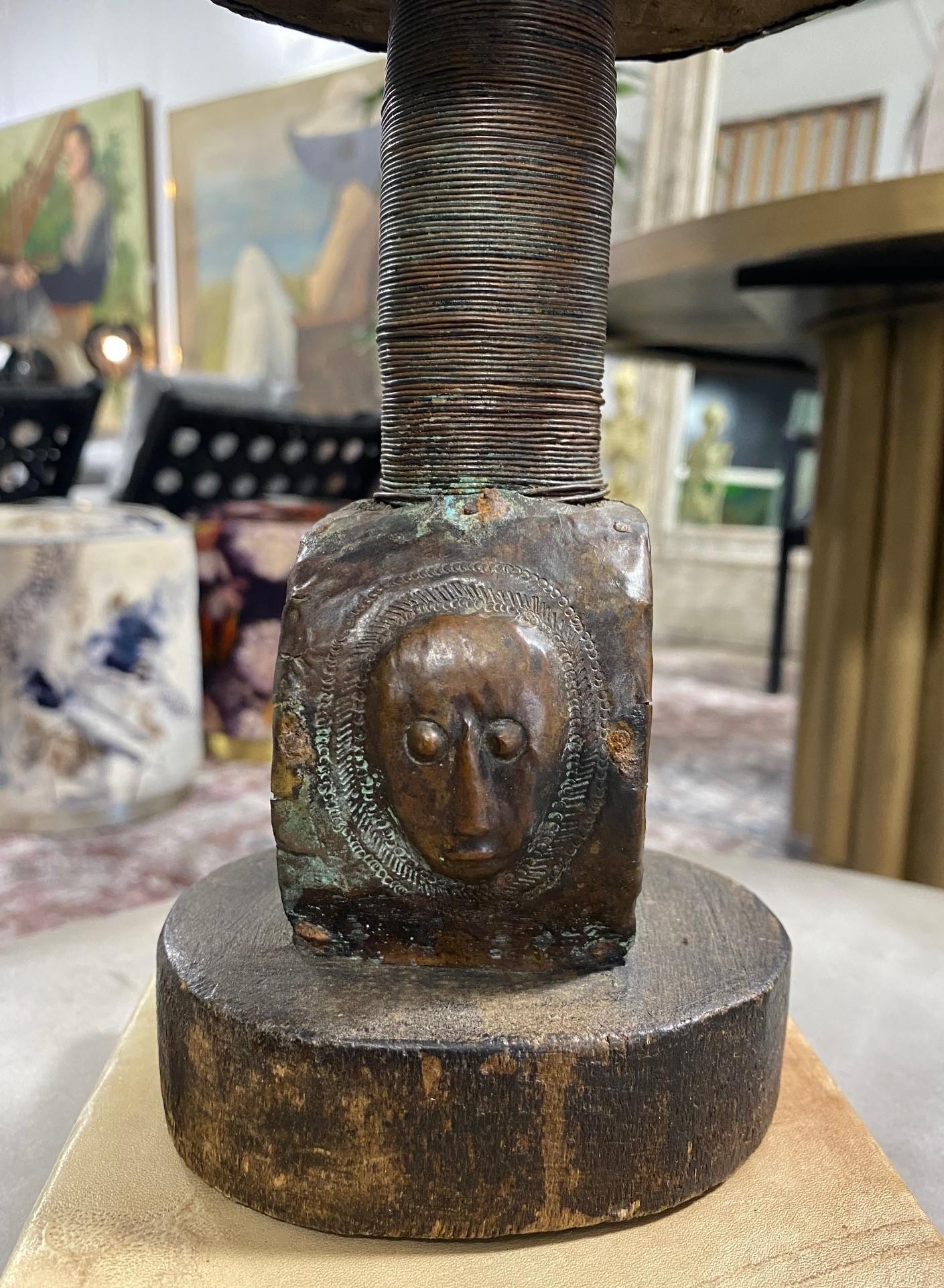 African Gabon Kota Mahongwe Hongwe Bwete Reliquary Guardian Figure Sculpture In Good Condition In Studio City, CA