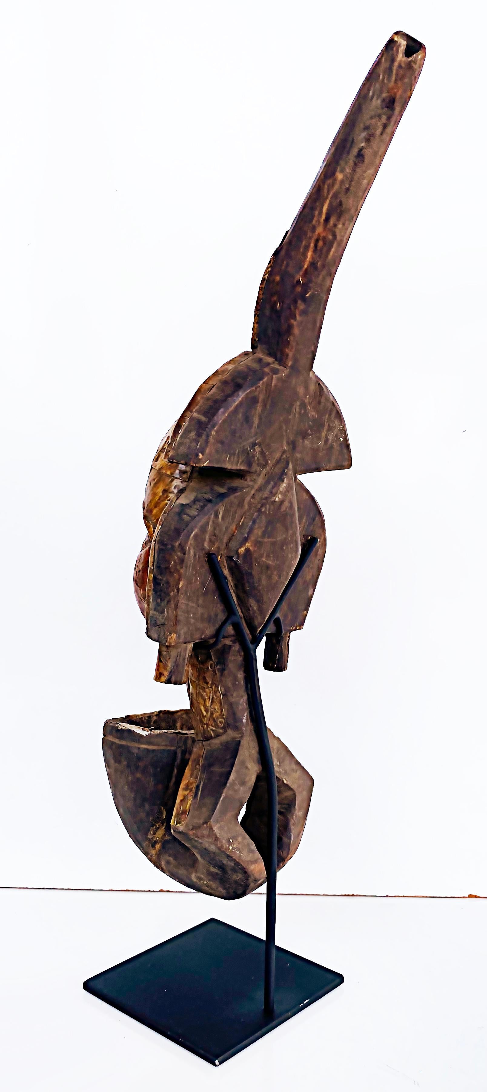Pipe de réliquaire africaine Kota People of Sebe Valley, 20e siècle en vente 3