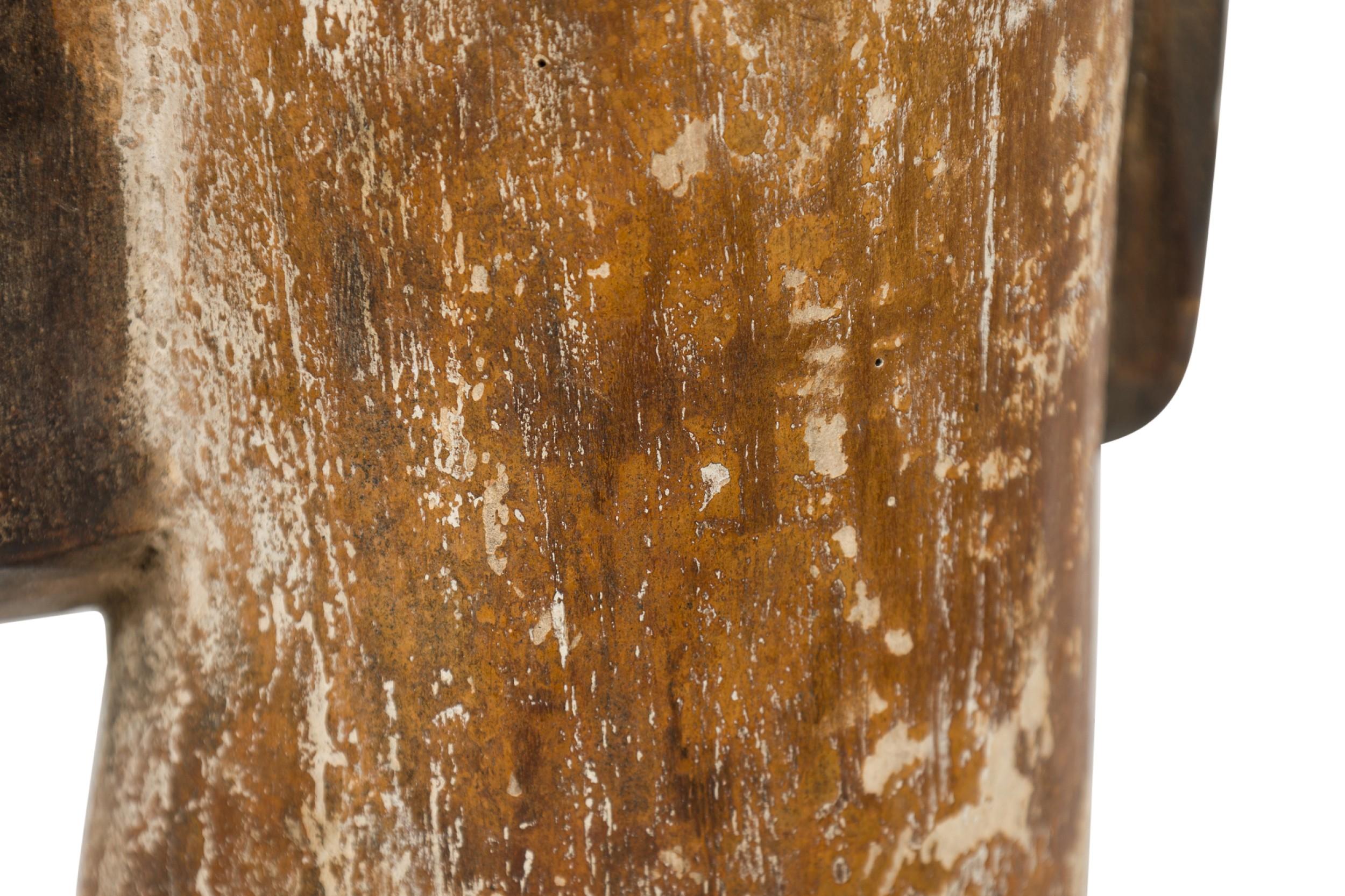 Gabon africain Fin du 20e siècle Figure reliquaire masculine sculptée à la main en vente 2