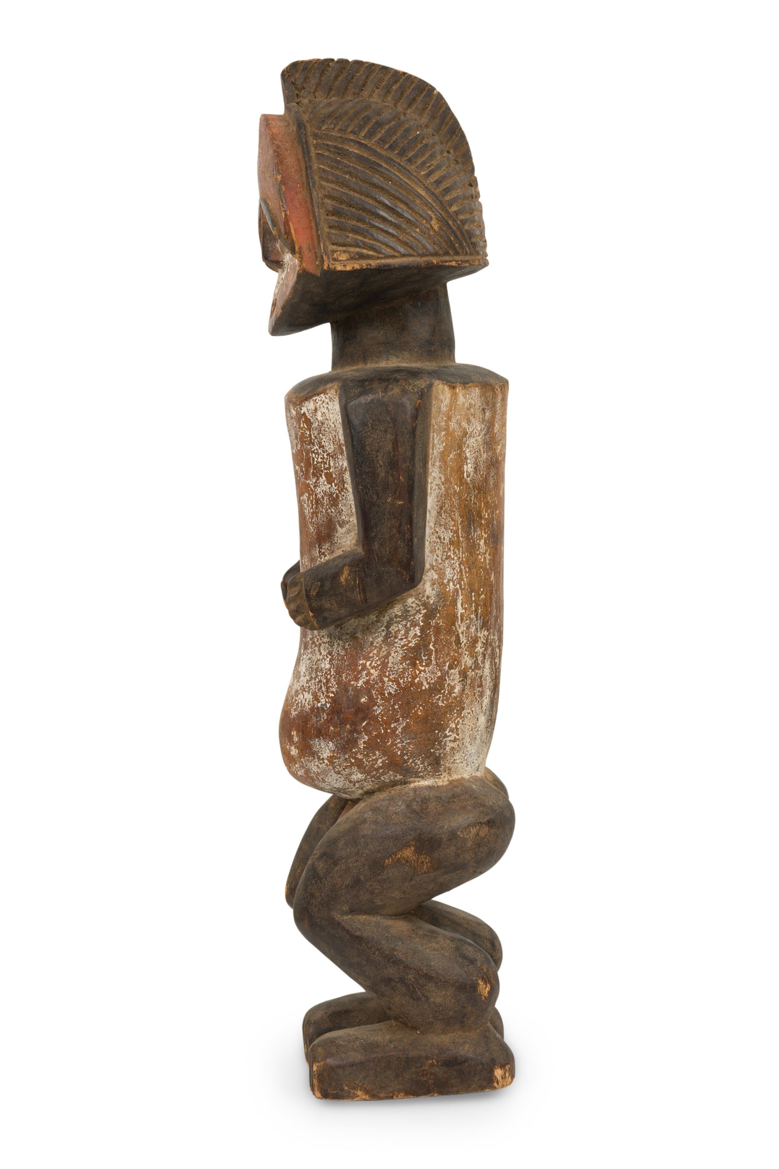 Tribal Gabon africain Fin du 20e siècle Figure reliquaire masculine sculptée à la main en vente
