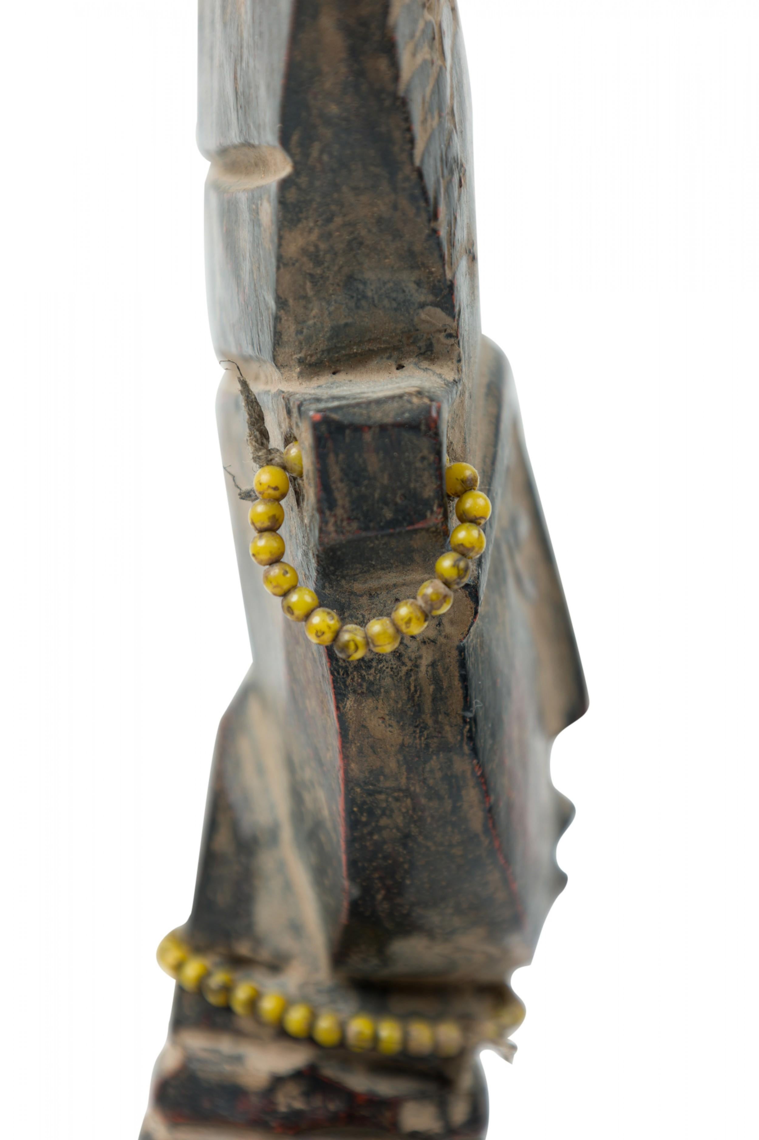 Afrikanische Ghana Zeitgenössische geschnitzte Holz Ashanti Fruchtbarkeit Puppe (20. Jahrhundert) im Angebot