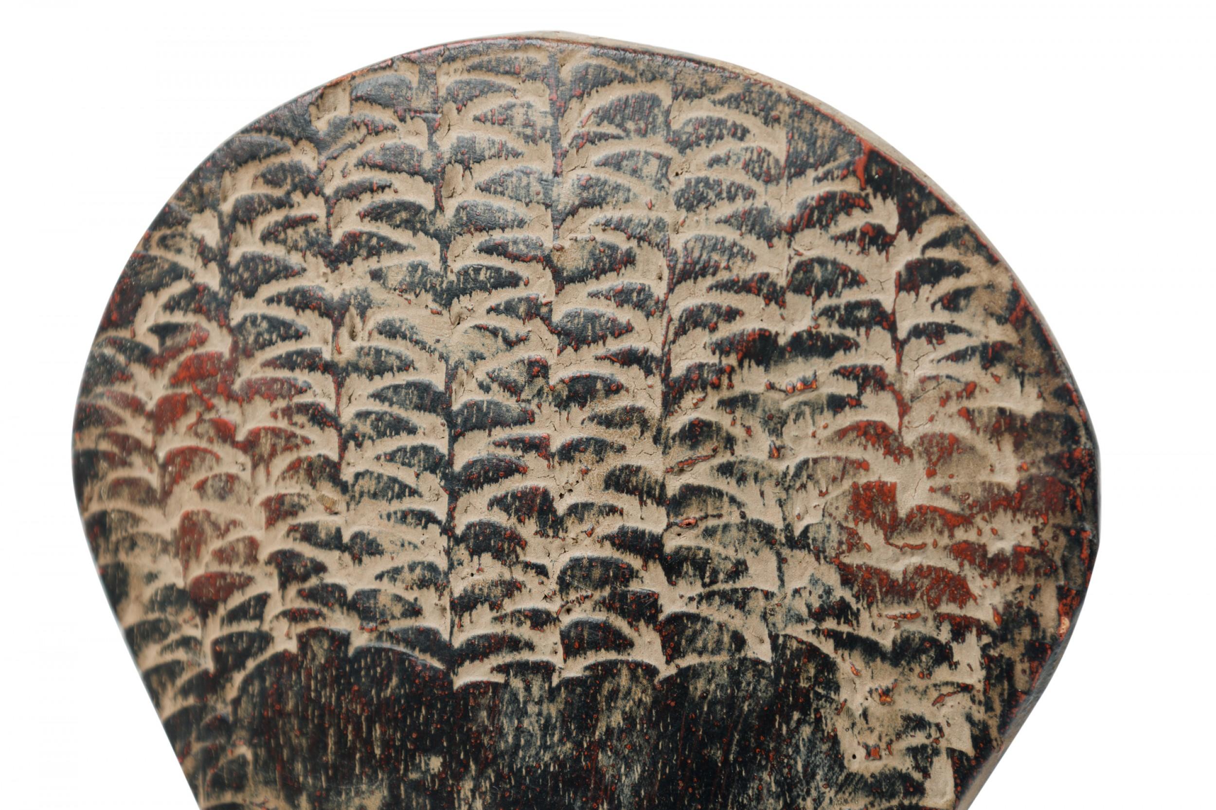 Afrikanische Ghana Zeitgenössische geschnitzte Holz Ashanti Fruchtbarkeit Puppe im Angebot 1