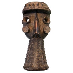 Masque africain en bois sculpté Grebo