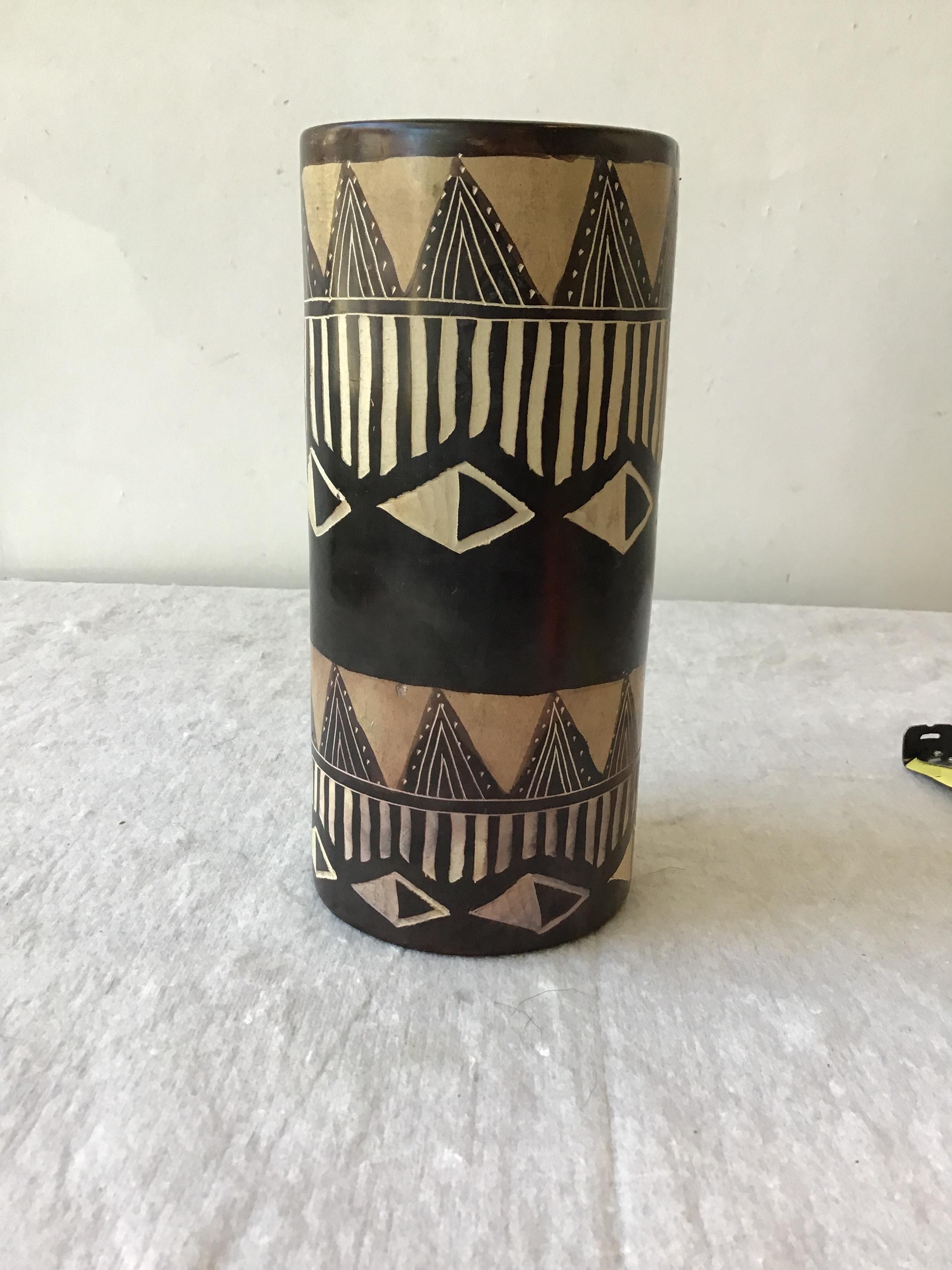 Fin du 20e siècle Vase en stéatite africain sculpté à la main en vente