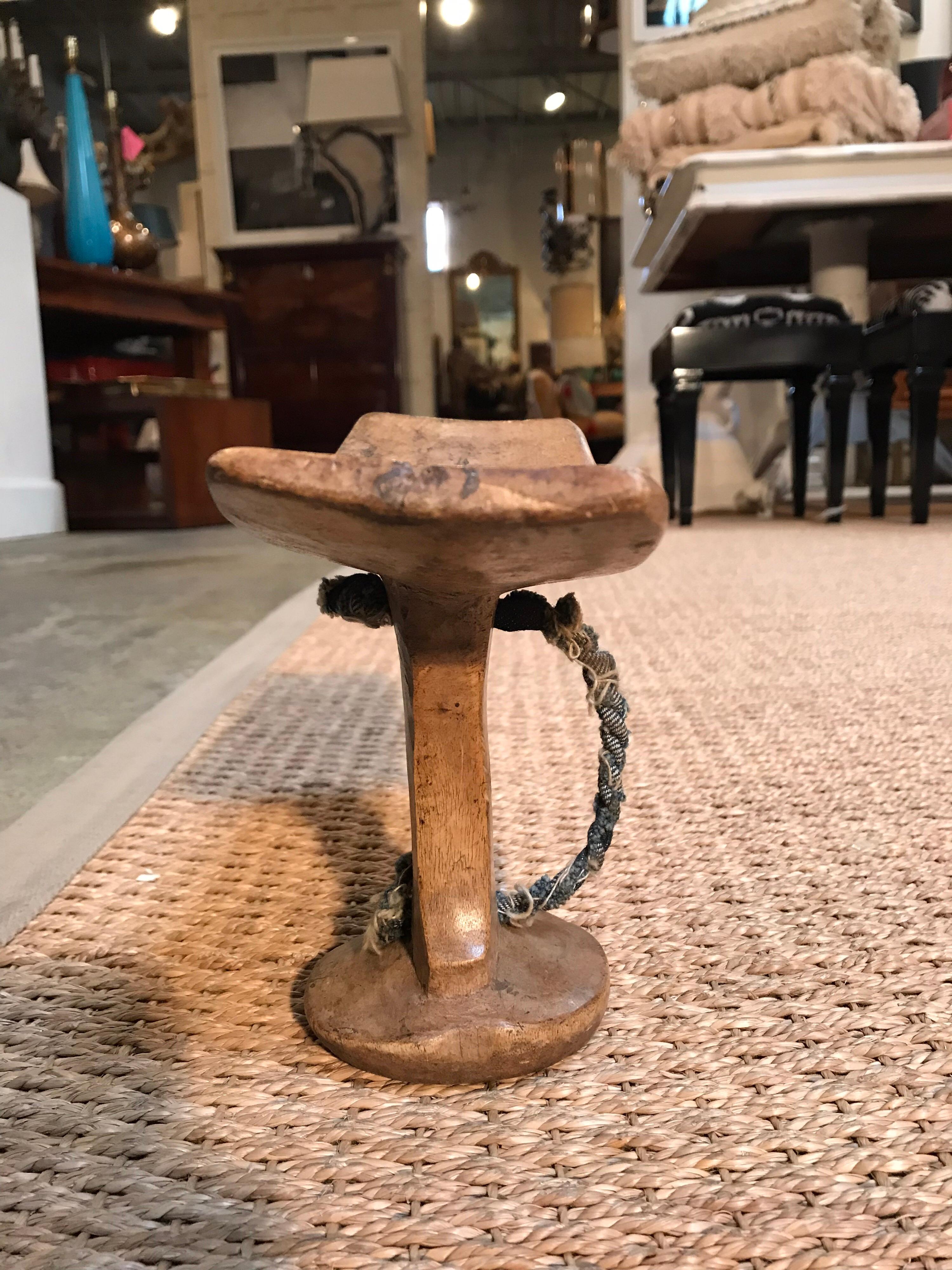 African Headrest In Good Condition In Dallas, TX