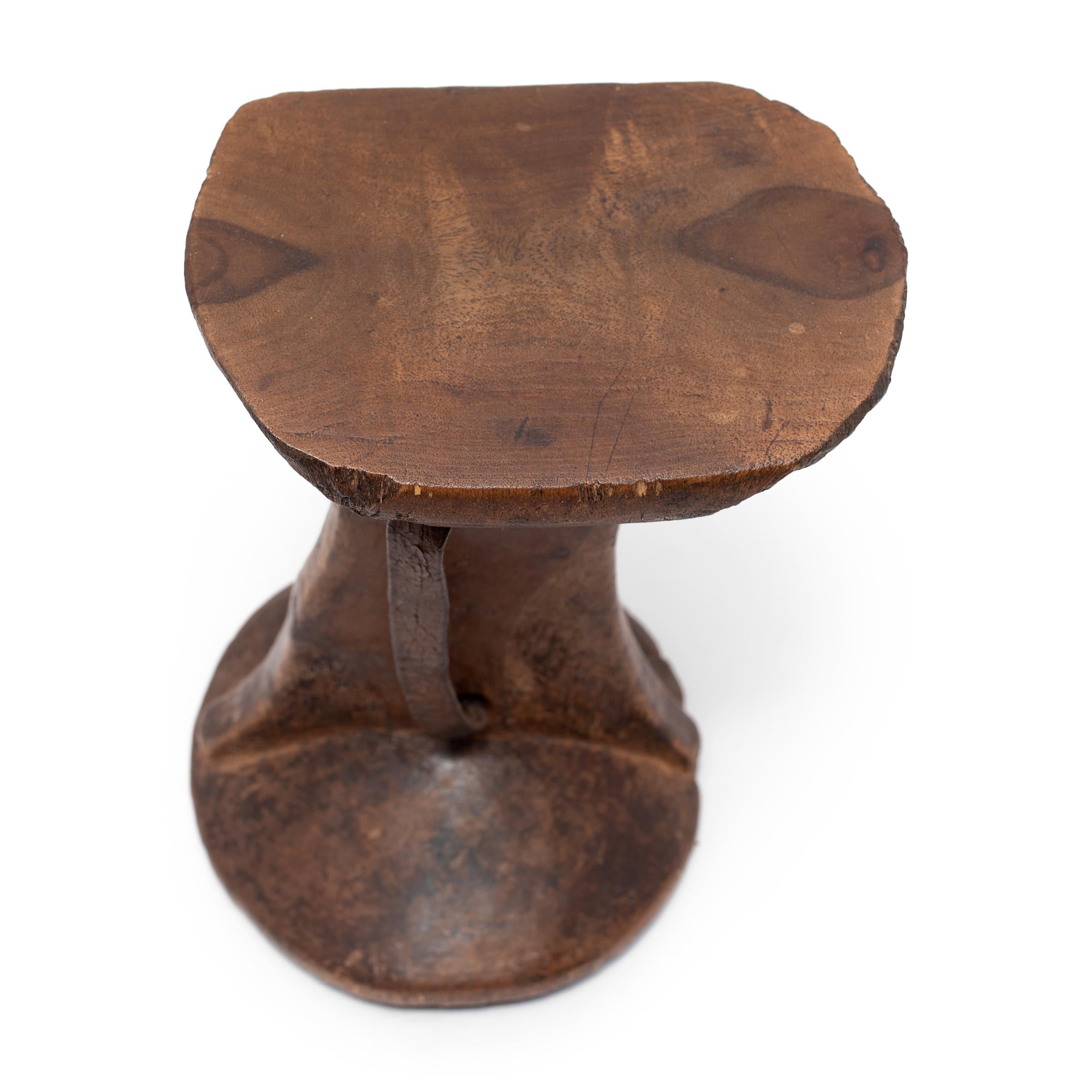 African Wooden Headrest In Good Condition For Sale In Chicago, IL