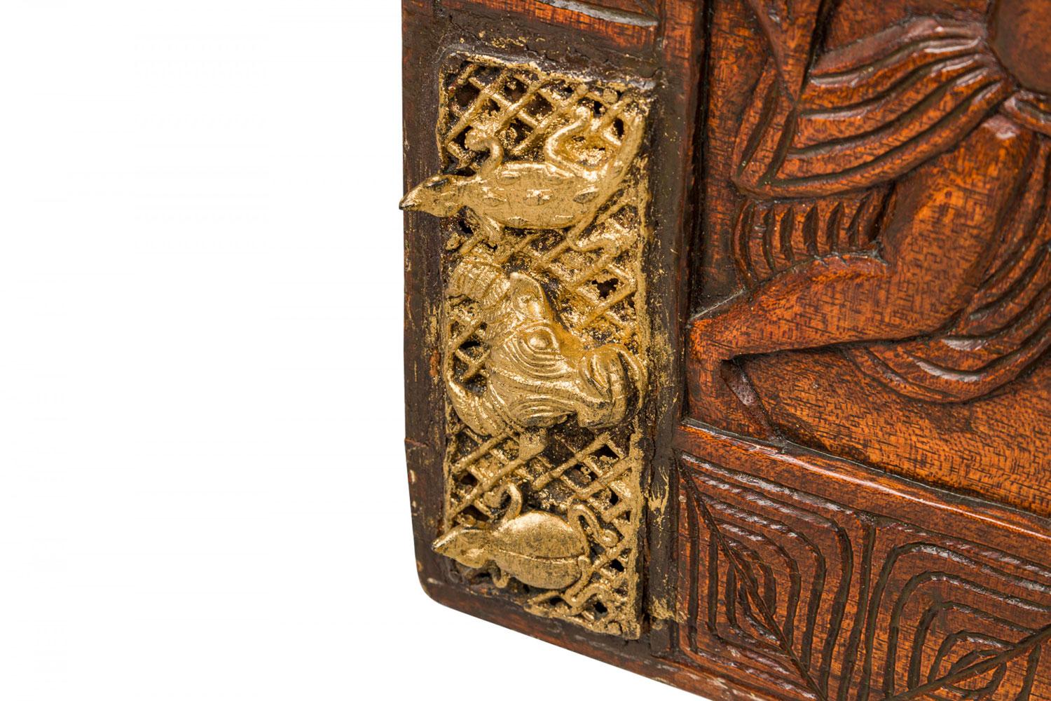 African Hinged Top Carved Wood and Brass Figural Chest in vendita 2