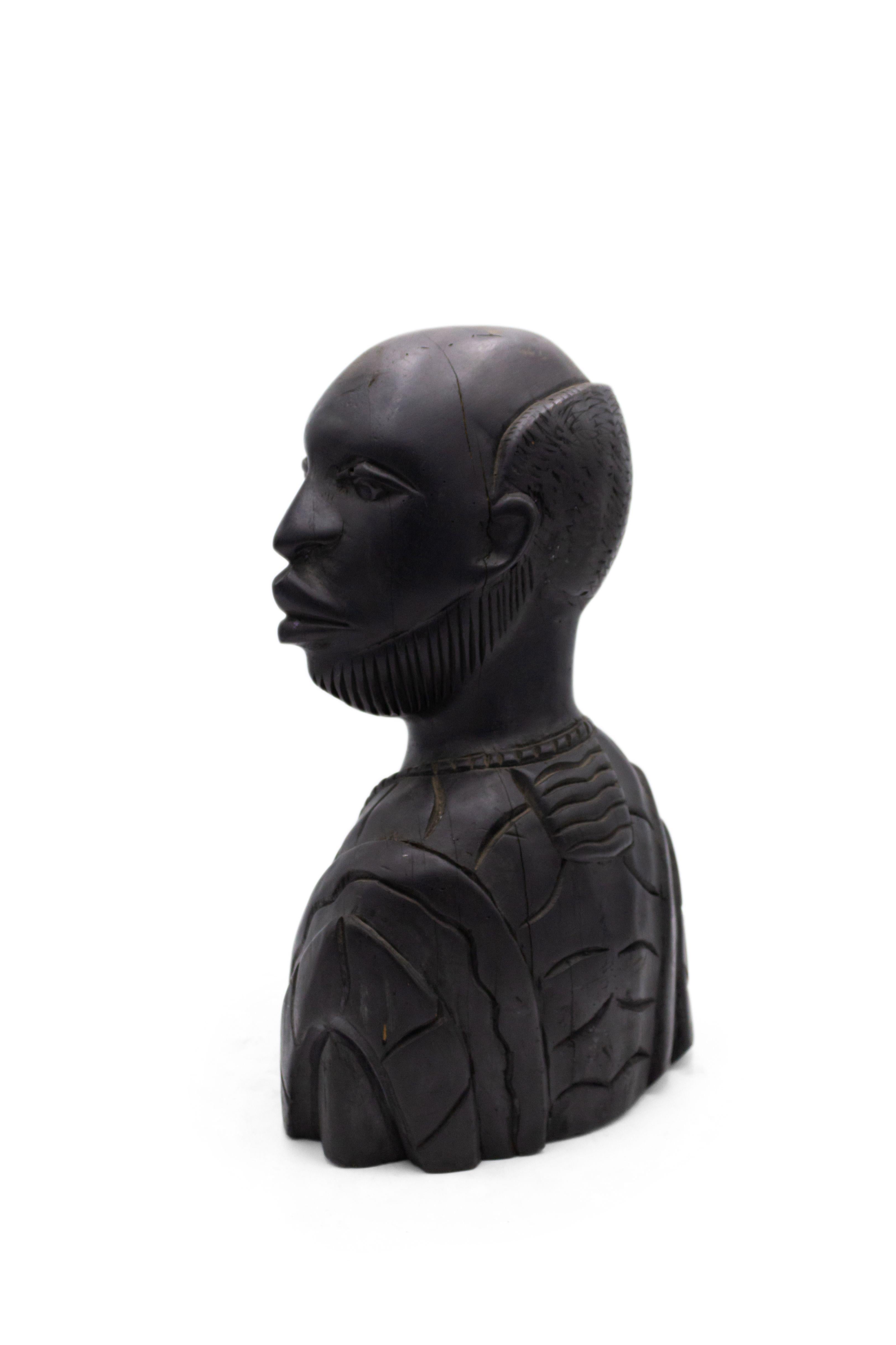 Sculpté à la main Buste de l'homme de fer africain Wood Wood en vente