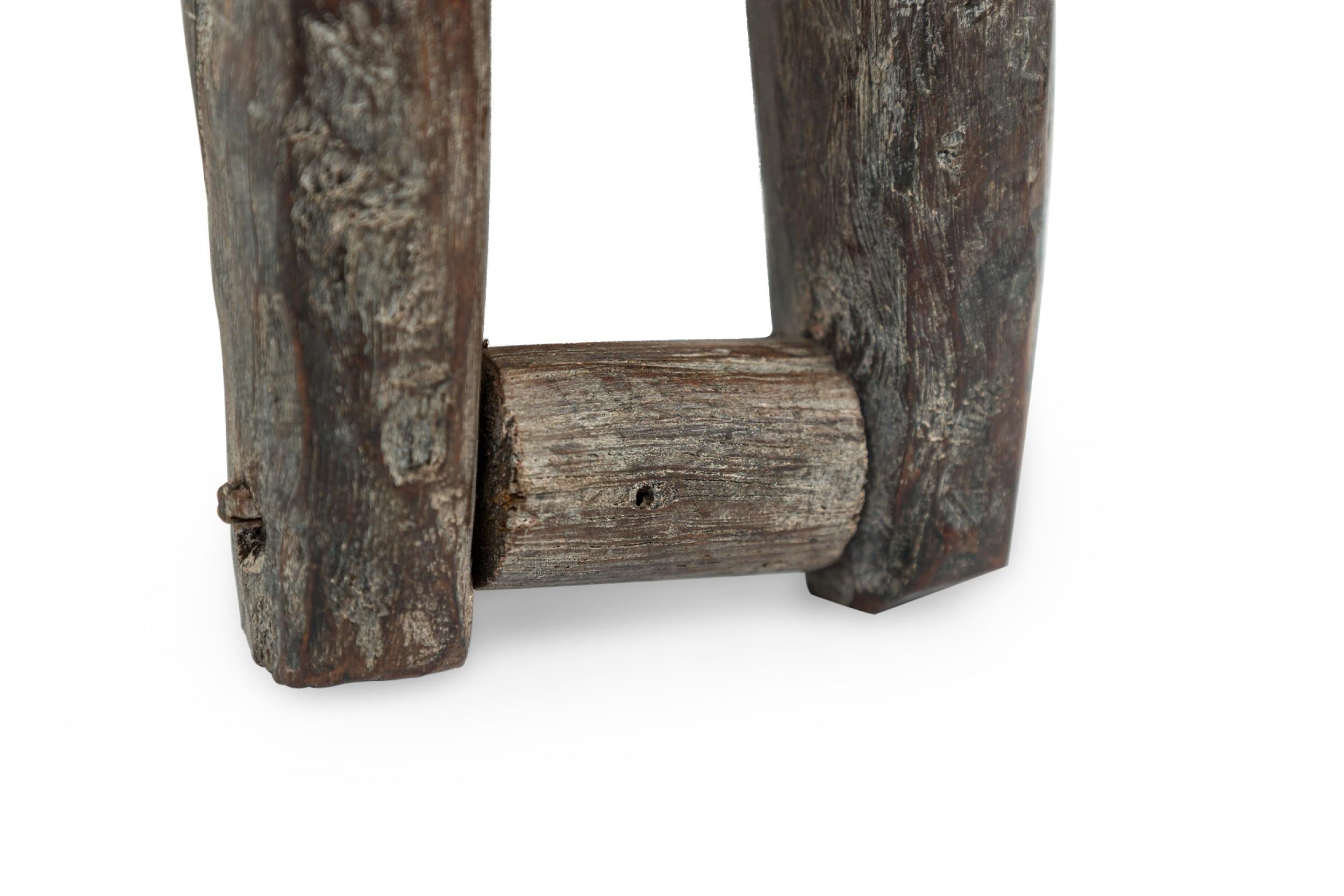 Sculpté Côte d'Ivoire africaine 20e siècle Bois sculpté Poulie à hayon mâle Baoulé en vente