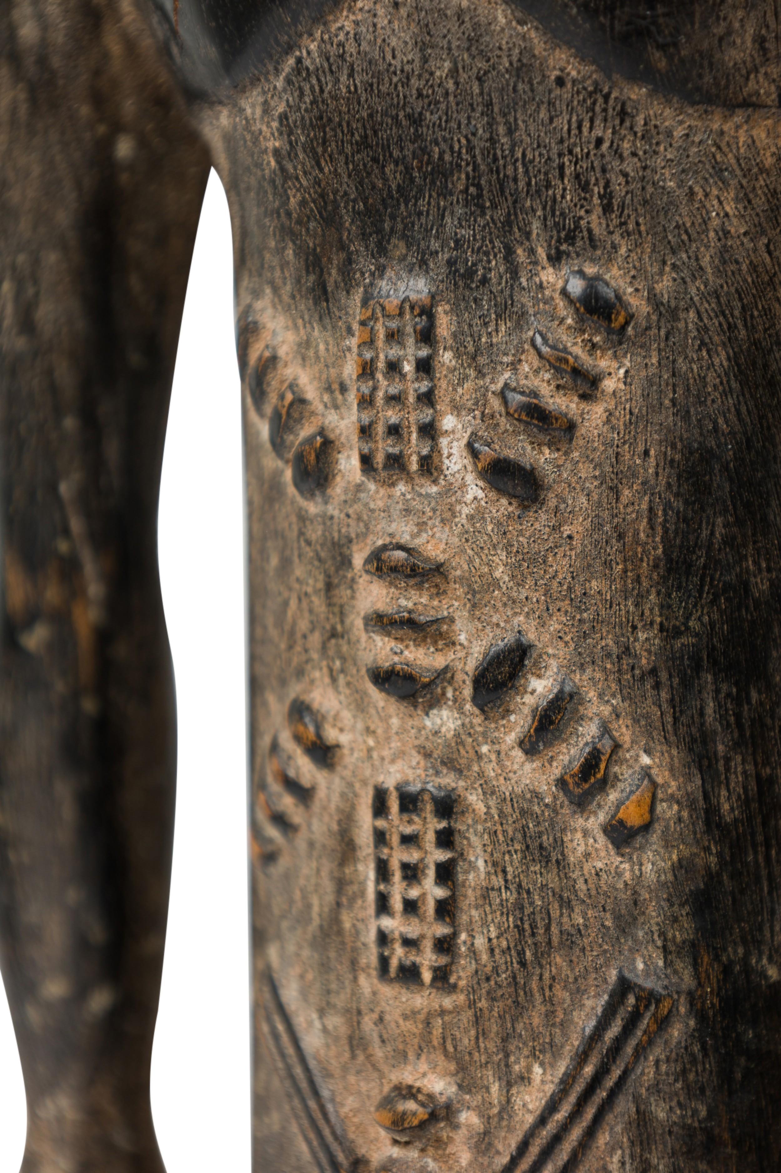 Costa de Marfil Africana Siglo XX Madera Tallada Baule Mujer Sentada 