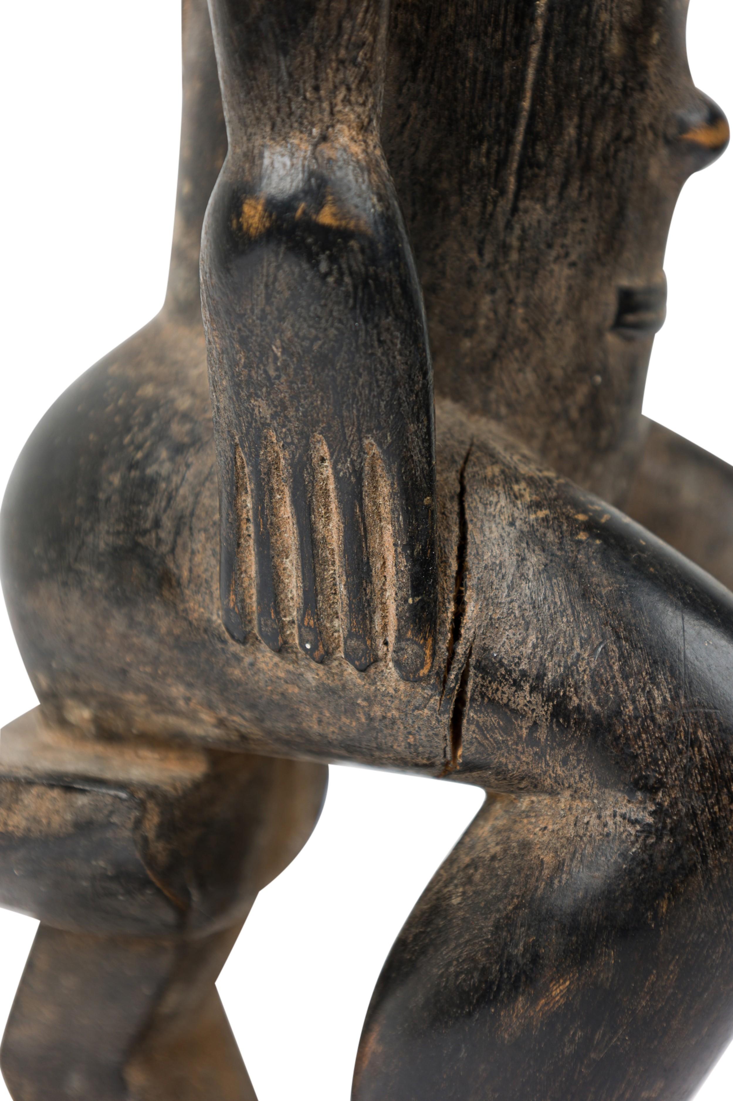 Costa de Marfil Africana Siglo XX Madera Tallada Baule Mujer Sentada 