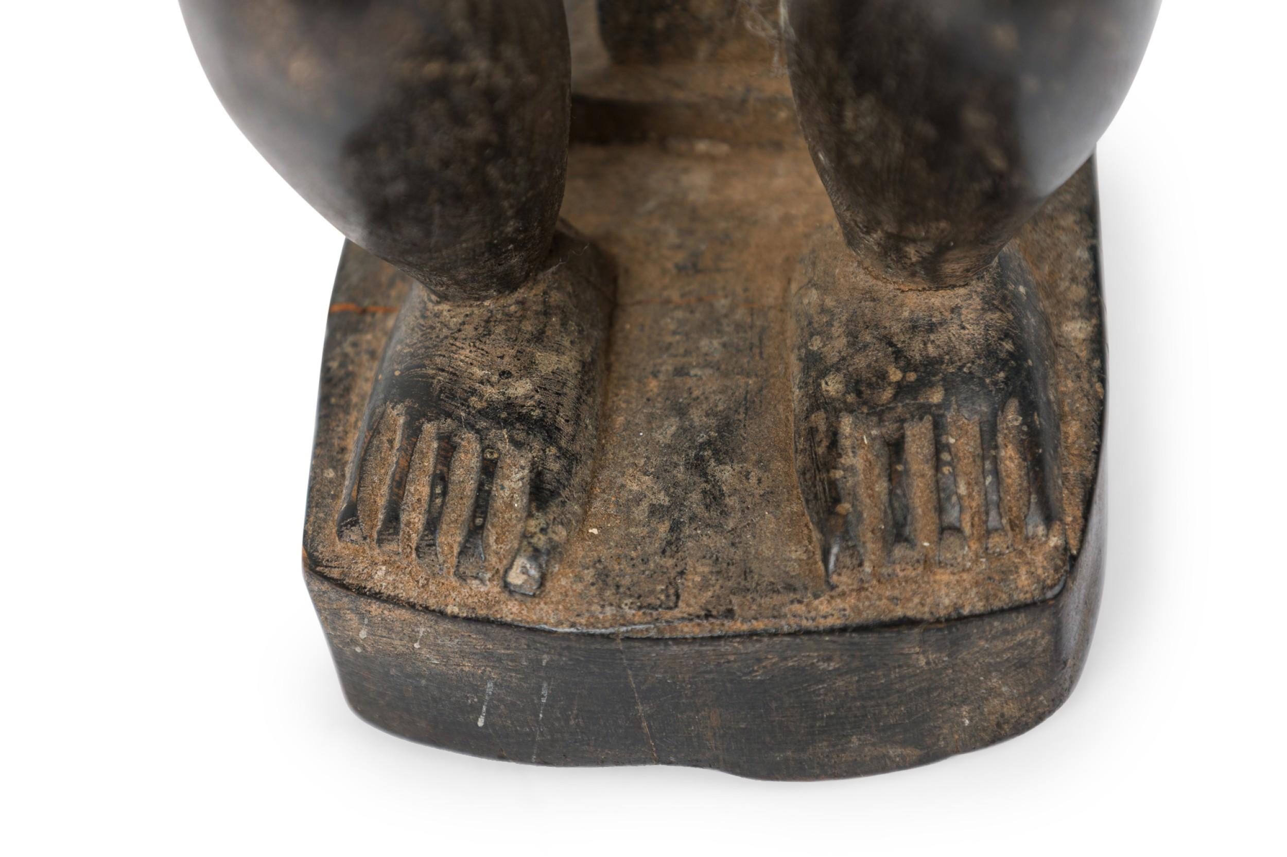 Costa de Marfil Africana Siglo XX Madera Tallada Baule Mujer Sentada 