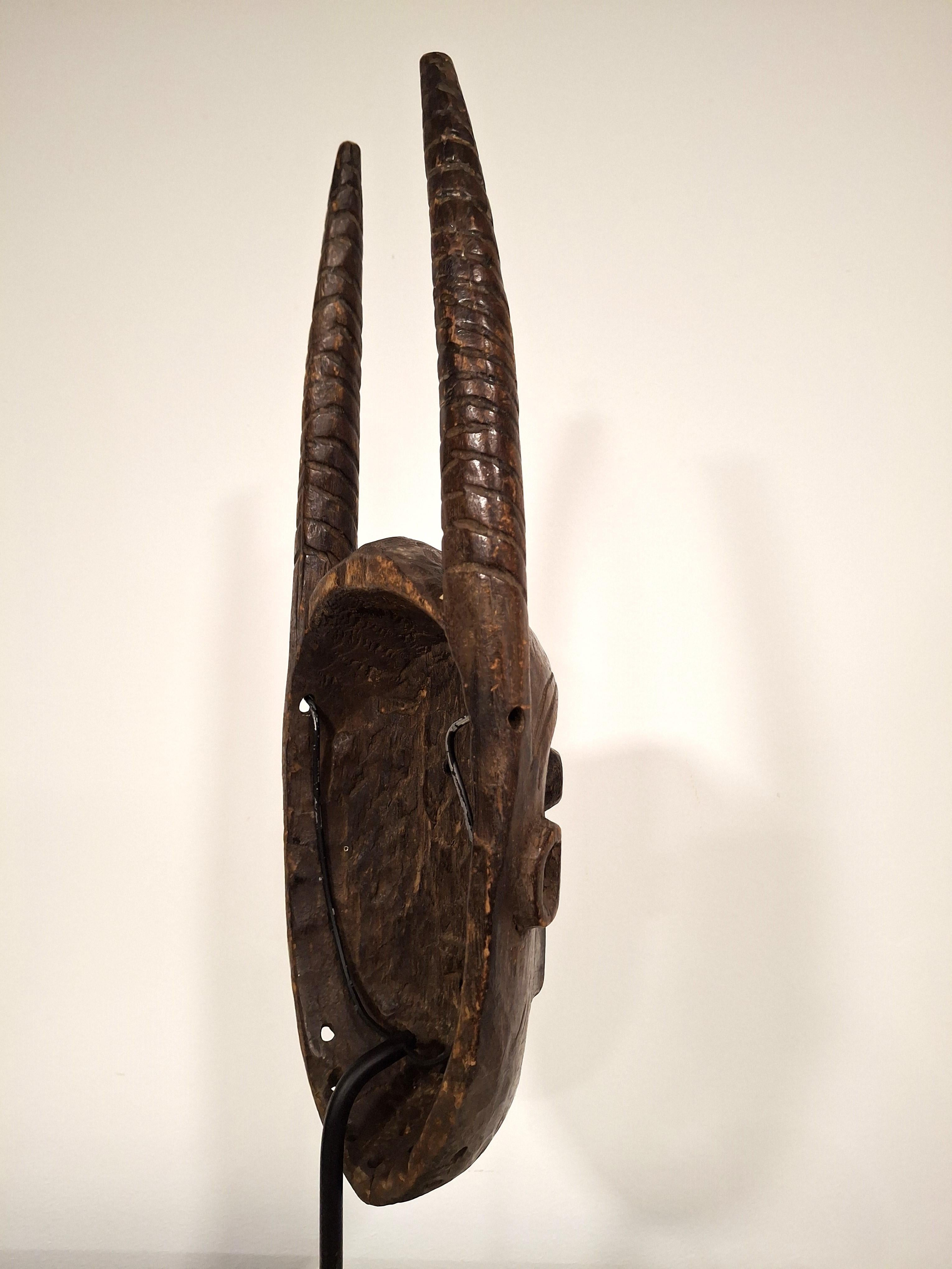 Mid-20th Century African Katanda Mask – Lega Tribe, DR Congo – Mid 20th Century For Sale