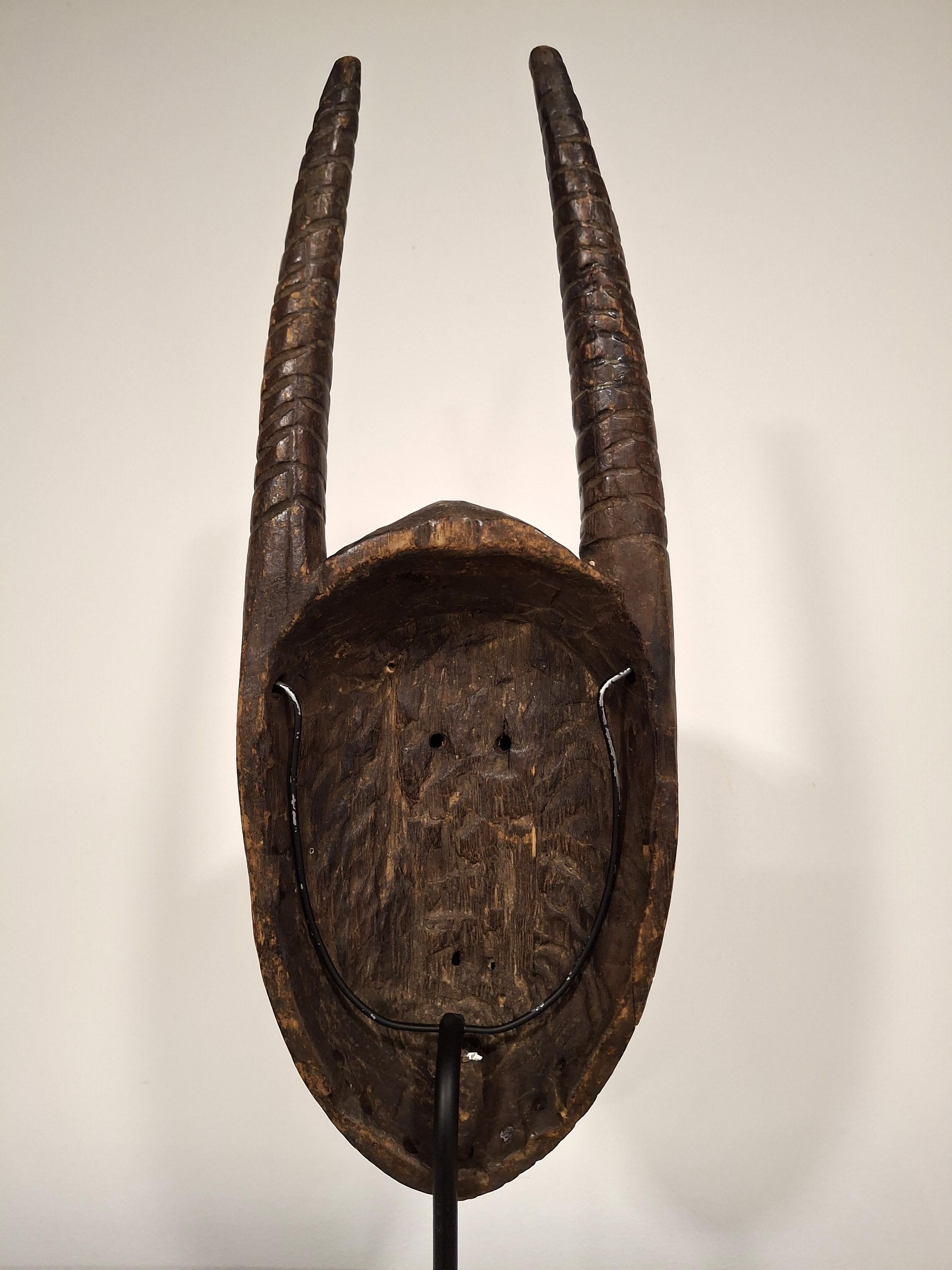 African Katanda Mask – Lega Tribe, DR Congo – Mid 20th Century For Sale 1