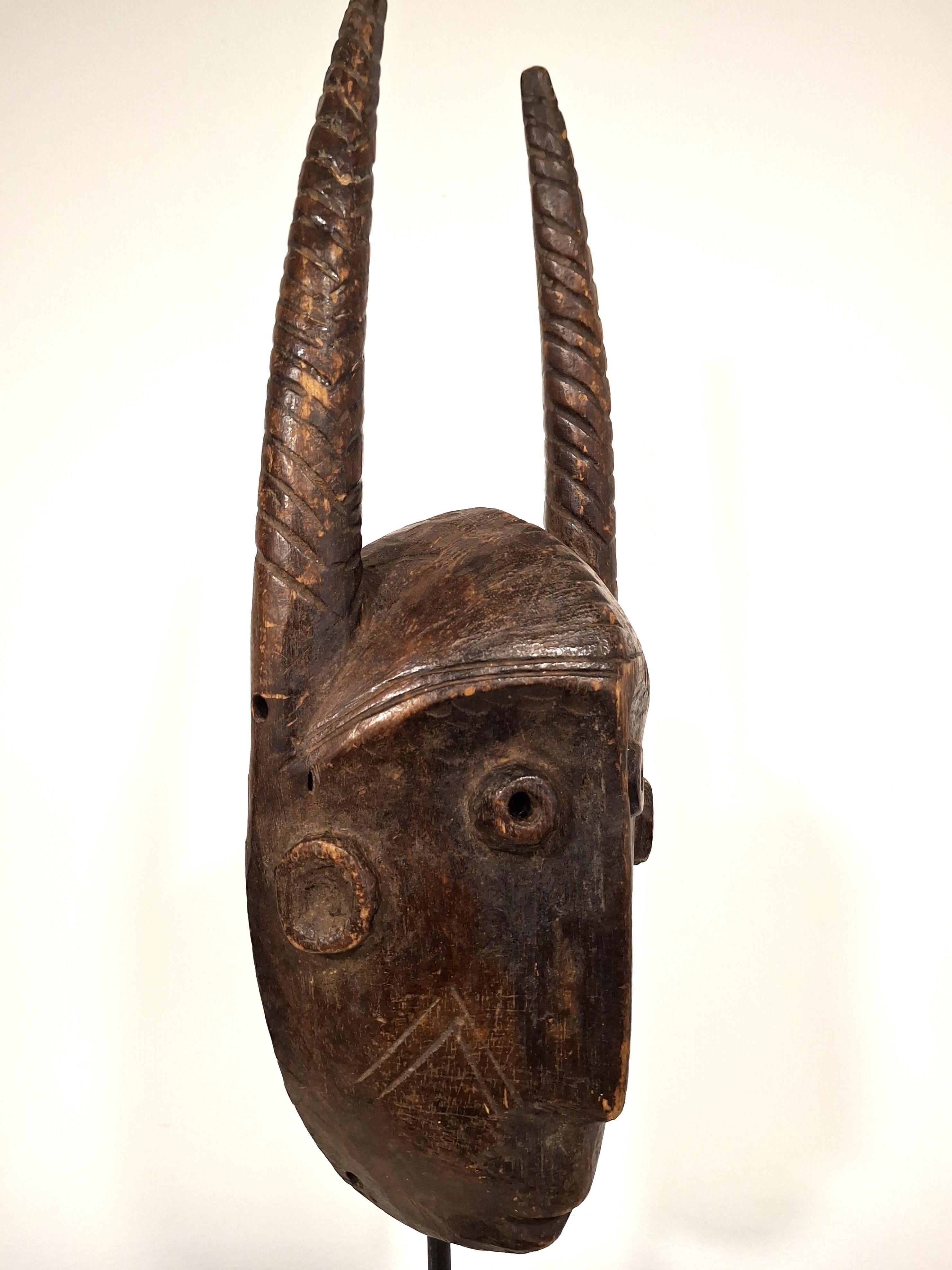 African Katanda Mask – Lega Tribe, DR Congo – Mid 20th Century For Sale 2