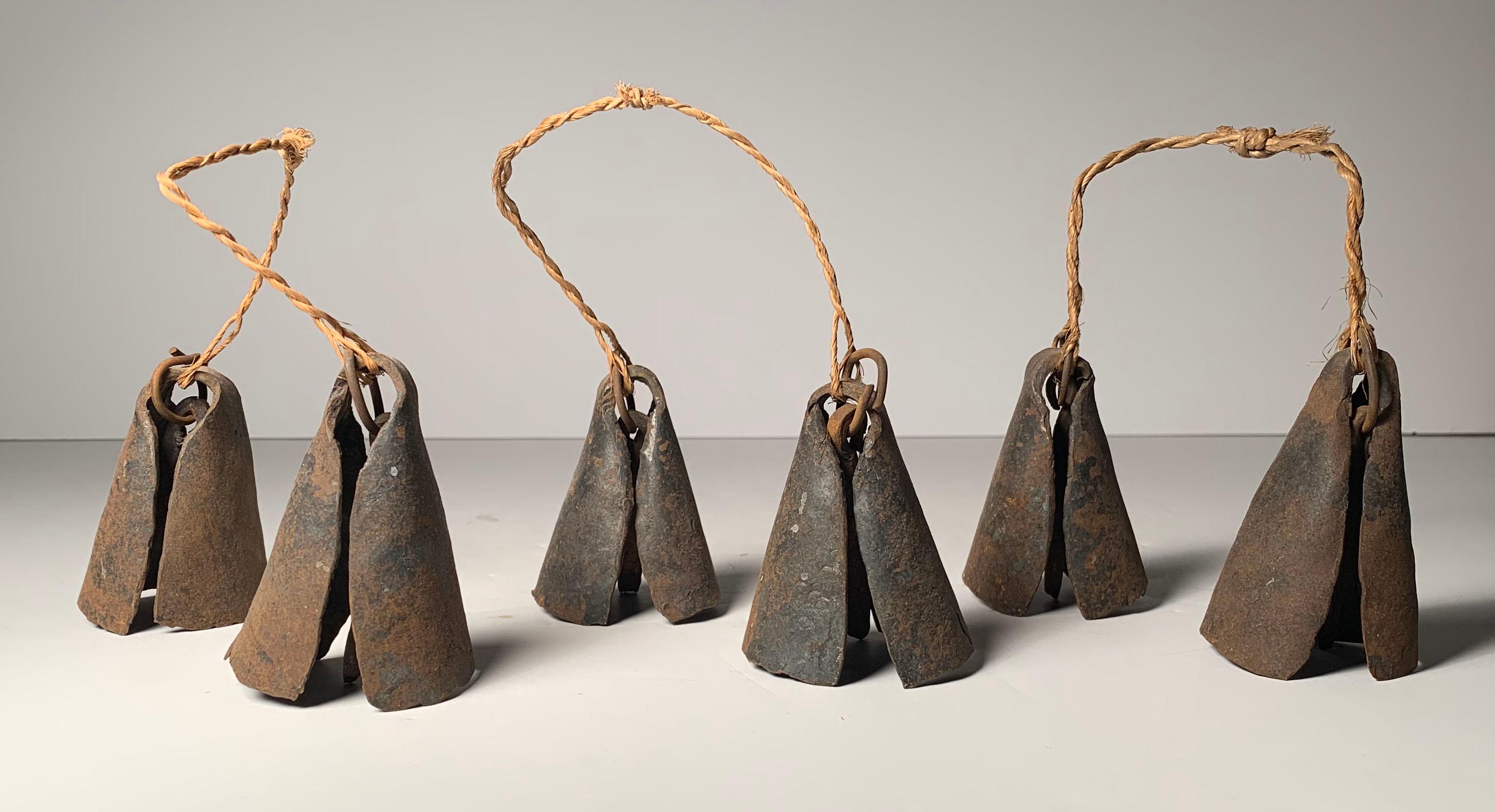 African Kenyan bells with 3 Kisi metal tally sticks provenance Douglas Dawson. Came from the Goldberg Family Collection.

Dims are of a single bell.