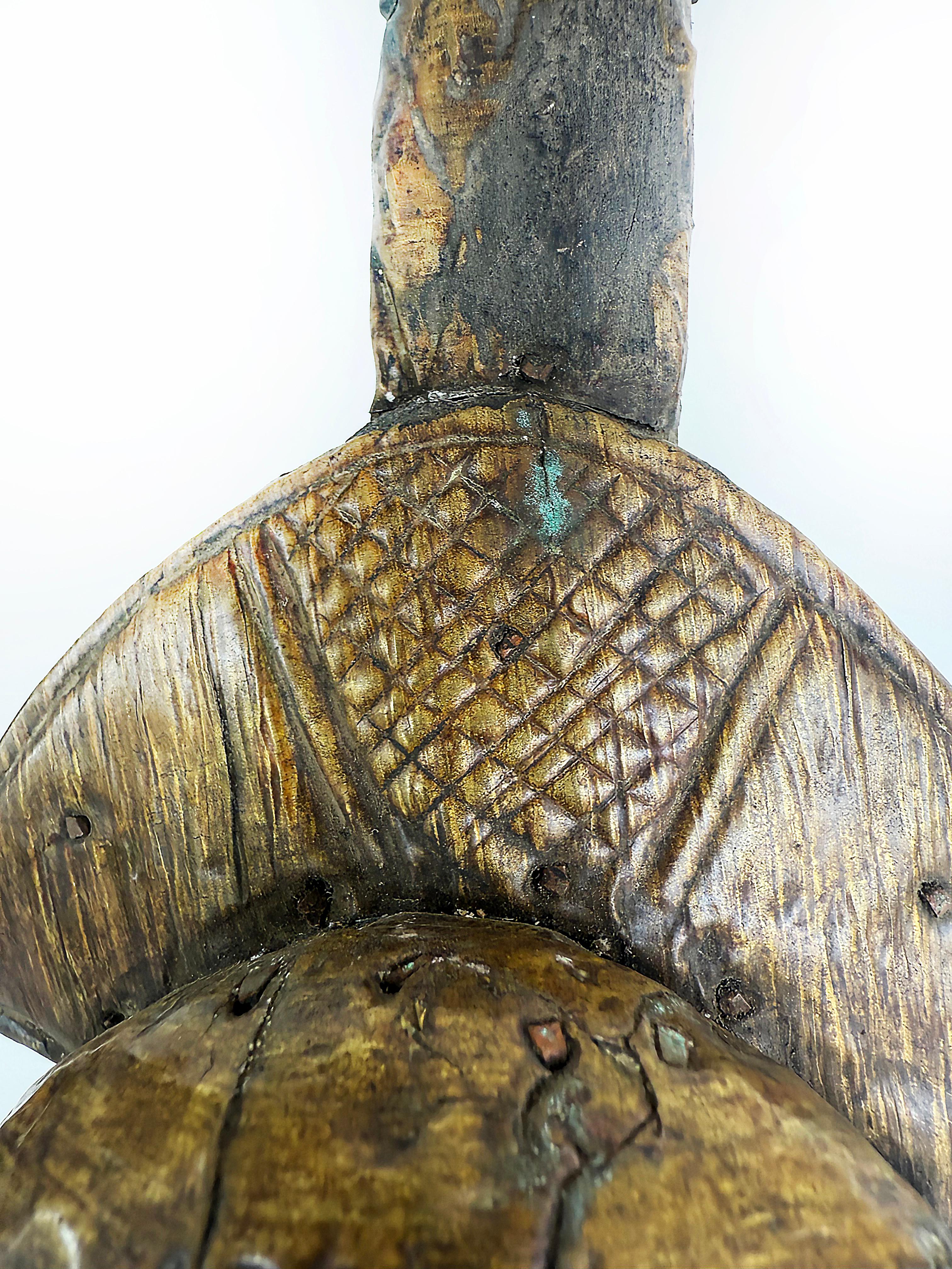 Peuple africain Kota, Gabon Pipe reliquaire en métal sculptée sur pied, 20e siècle en vente 4