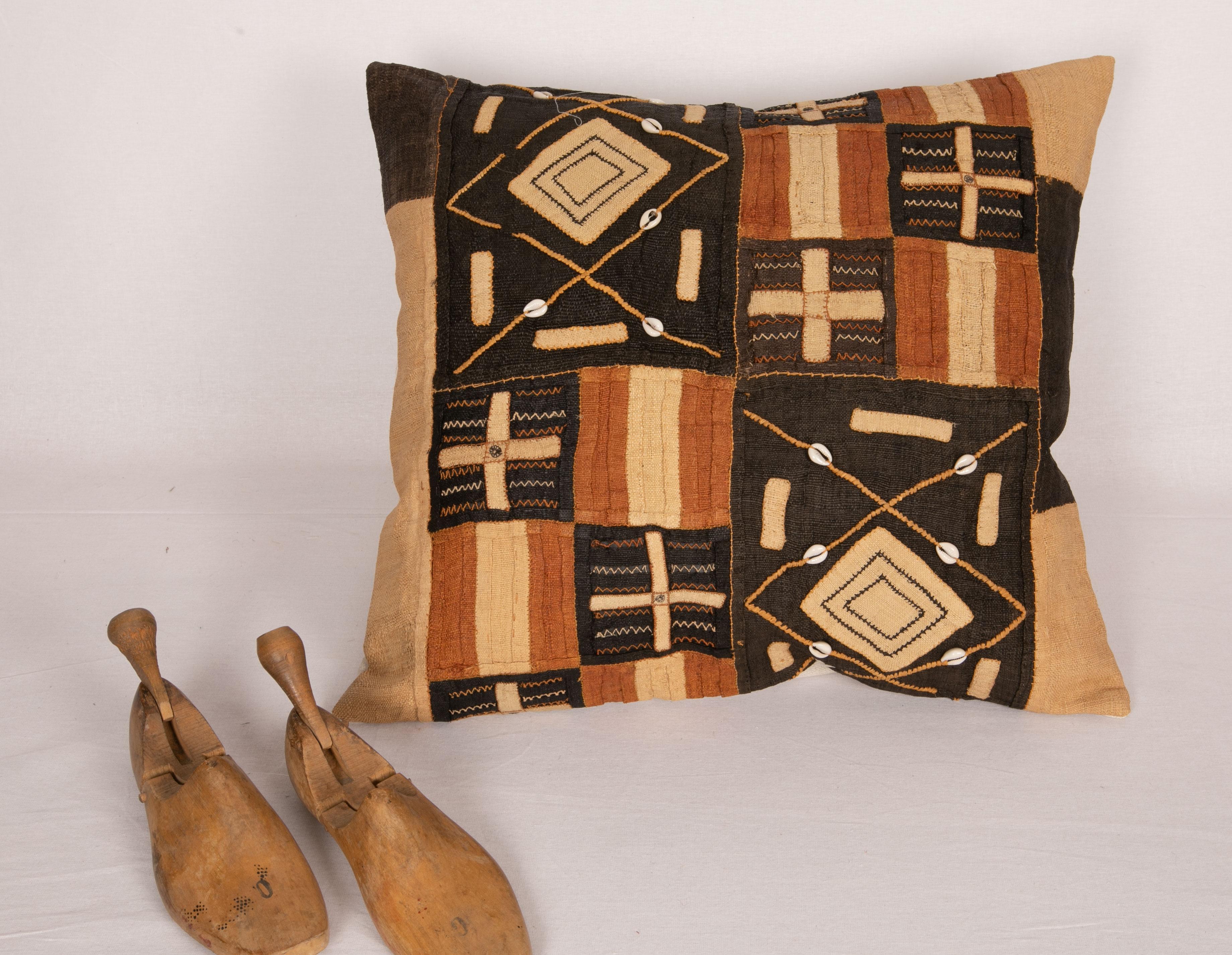 Tribal African Kuba Cloth Raffia Pillow Case For Sale