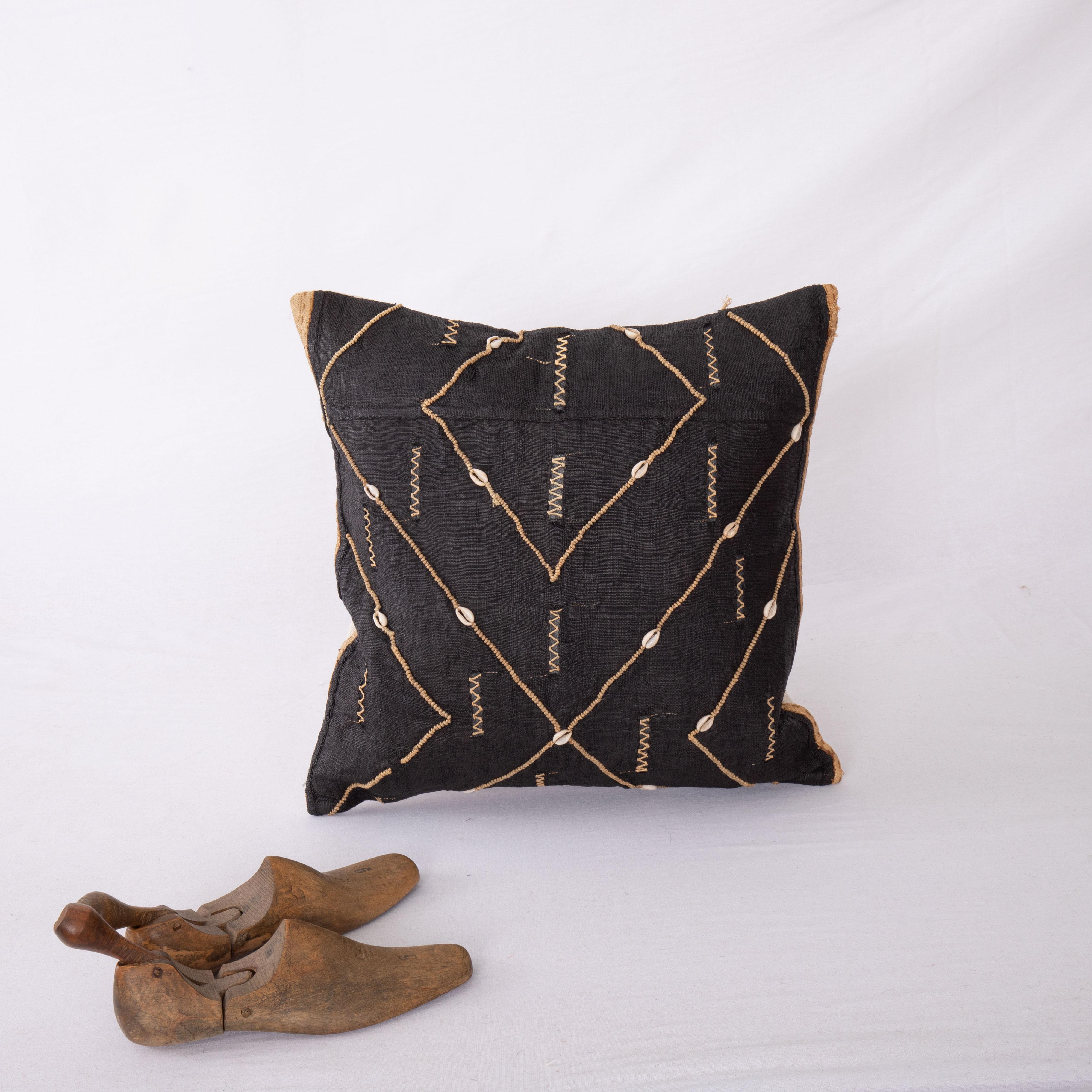 Tribal African Kuba Cloth Raffia Pillow Case For Sale