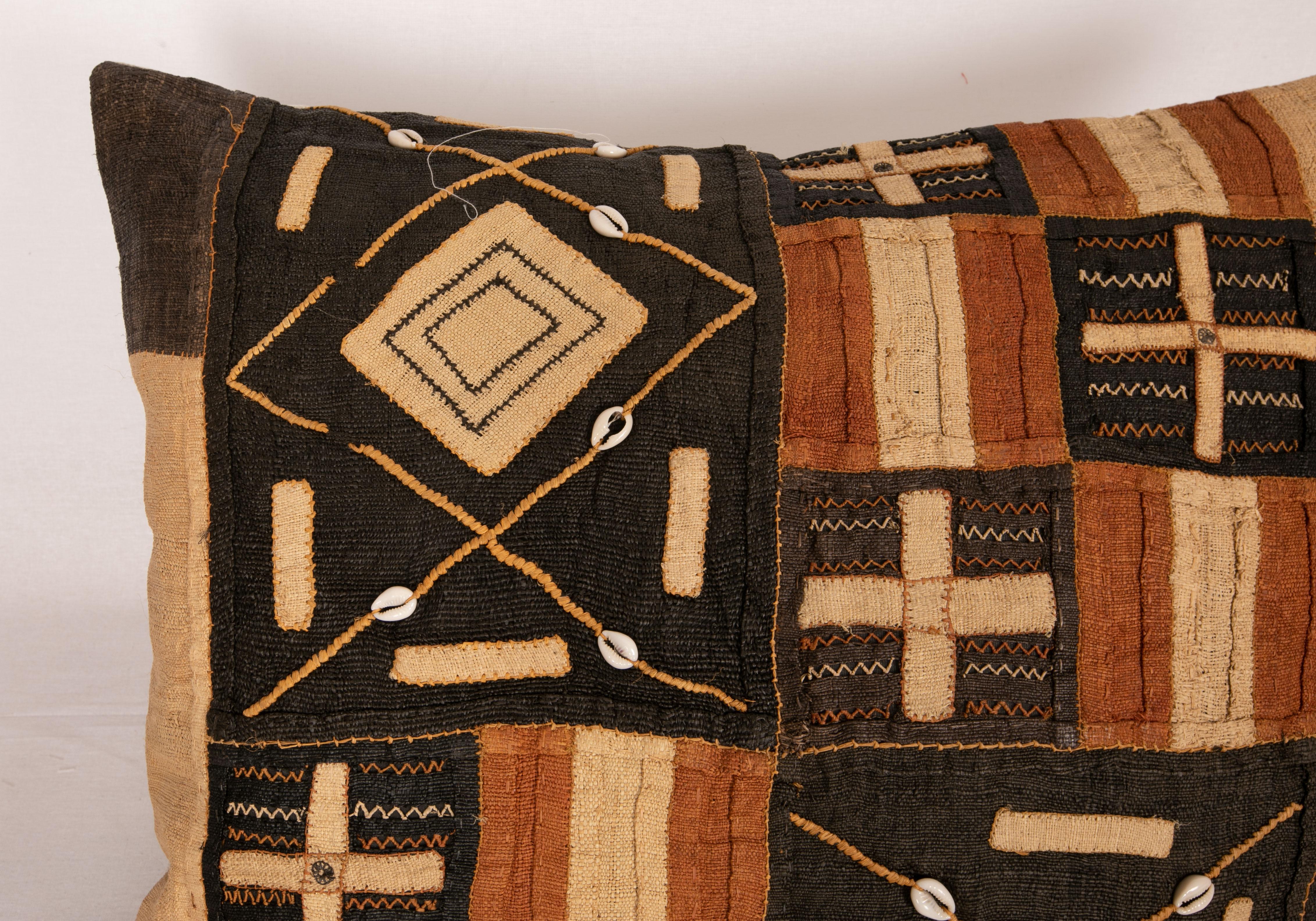 Congolese African Kuba Cloth Raffia Pillow Case For Sale