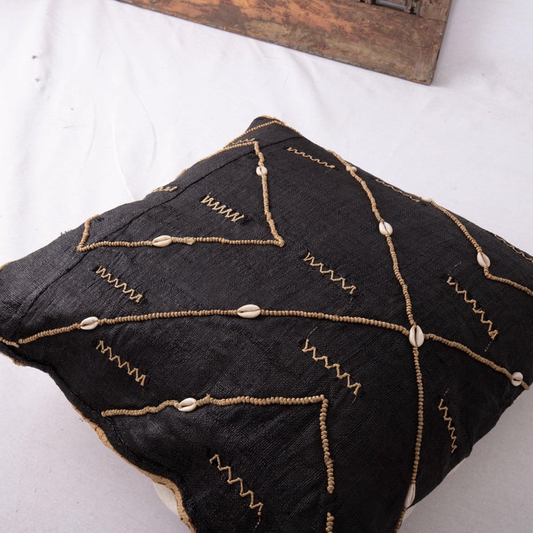 African Kuba Cloth Raffia Pillow Case For Sale at 1stDibs