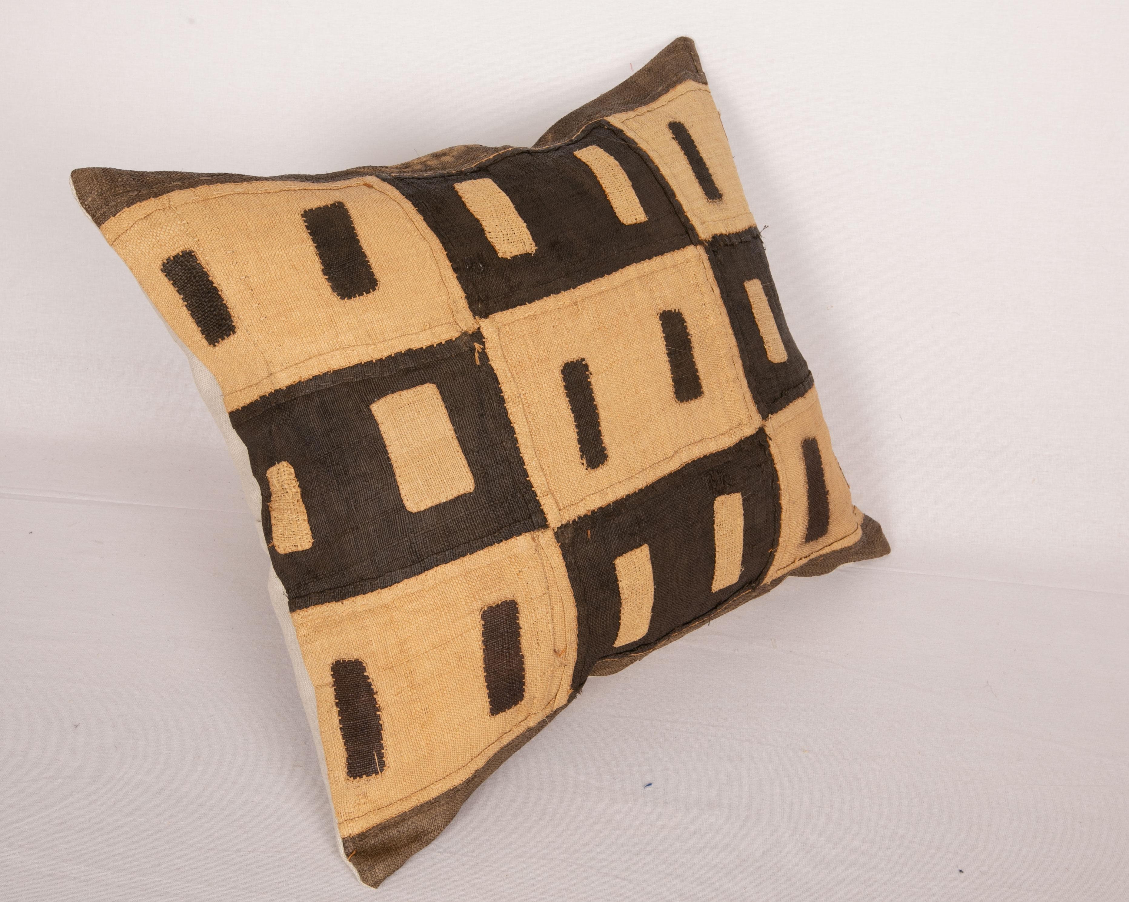 Hand-Woven African Kuba Cloth Raffia Pillow Case For Sale