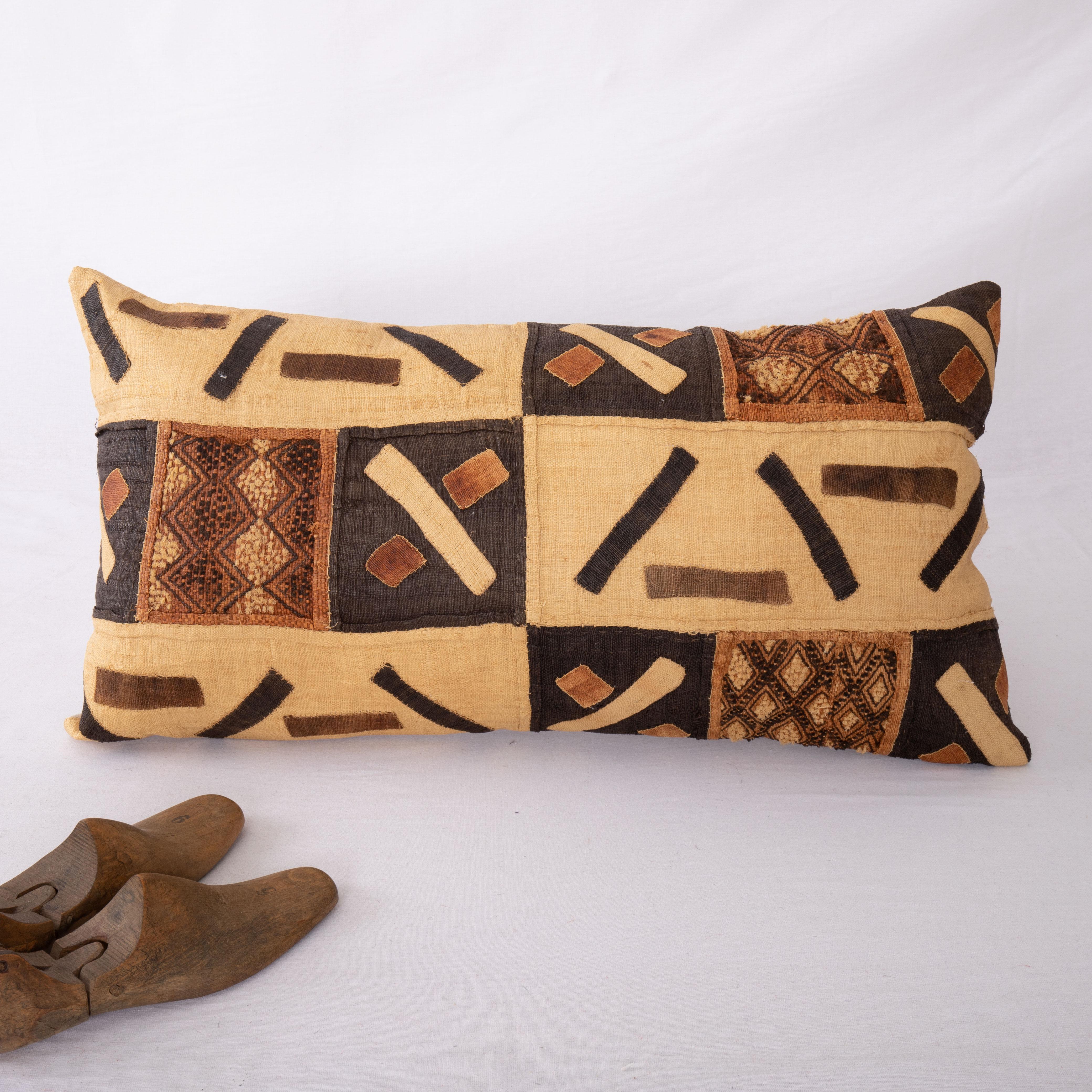 Congolese African Kuba Cloth Raffia Pillow Case For Sale