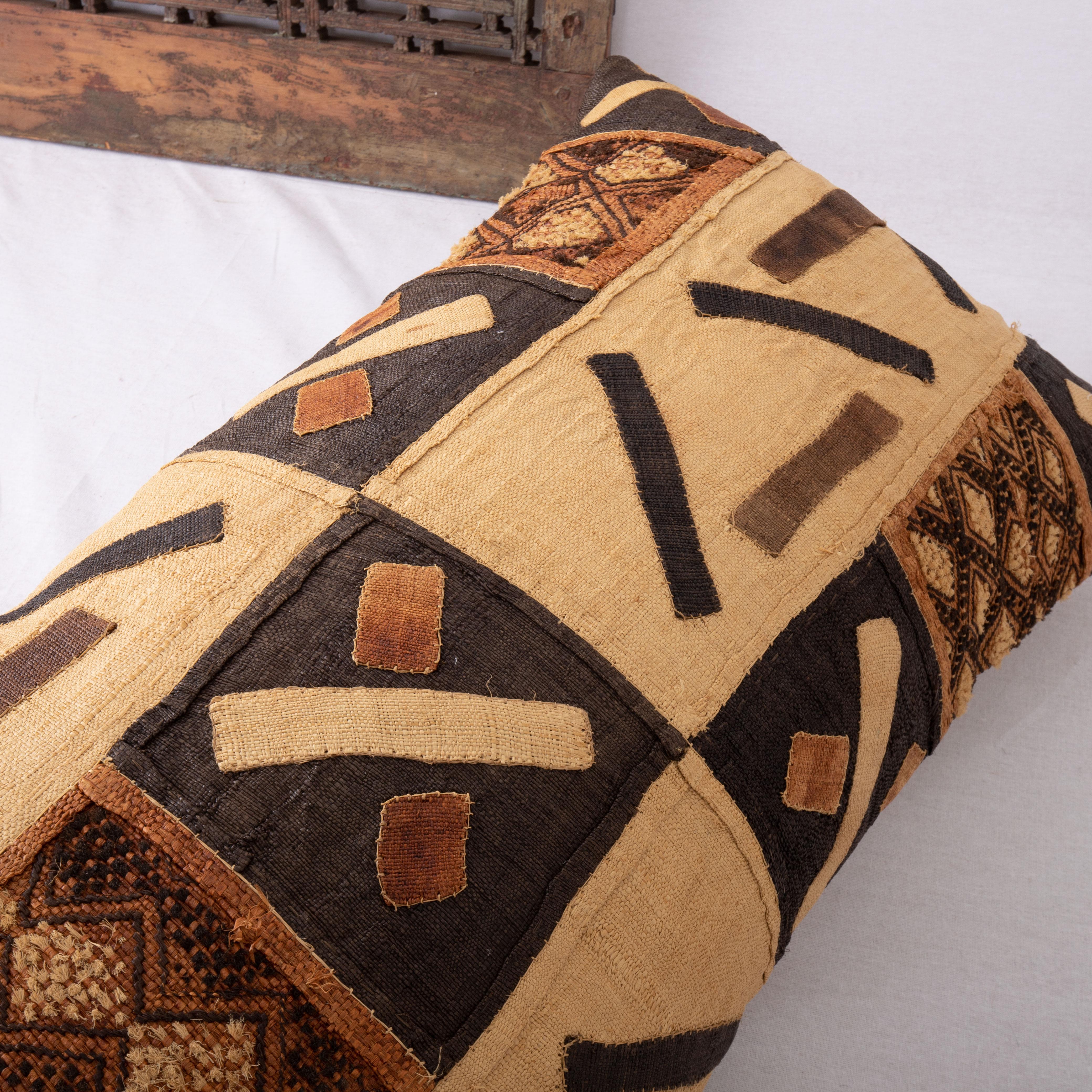 Hand-Crafted African Kuba Cloth Raffia Pillow Case For Sale
