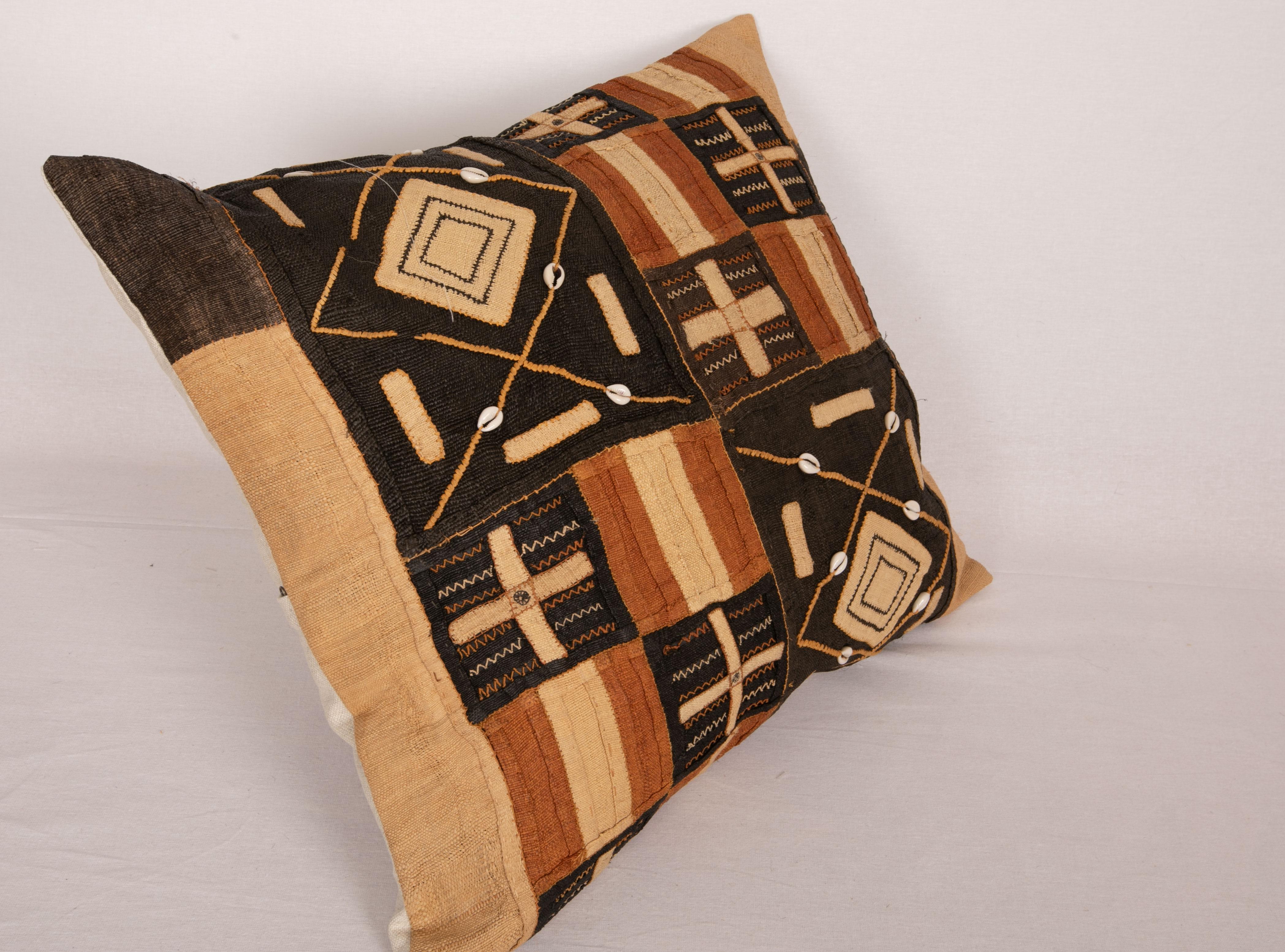 20th Century African Kuba Cloth Raffia Pillow Case For Sale