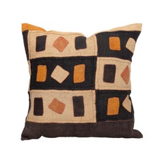 Copricuscino in rafia con tessuto Kuba africano