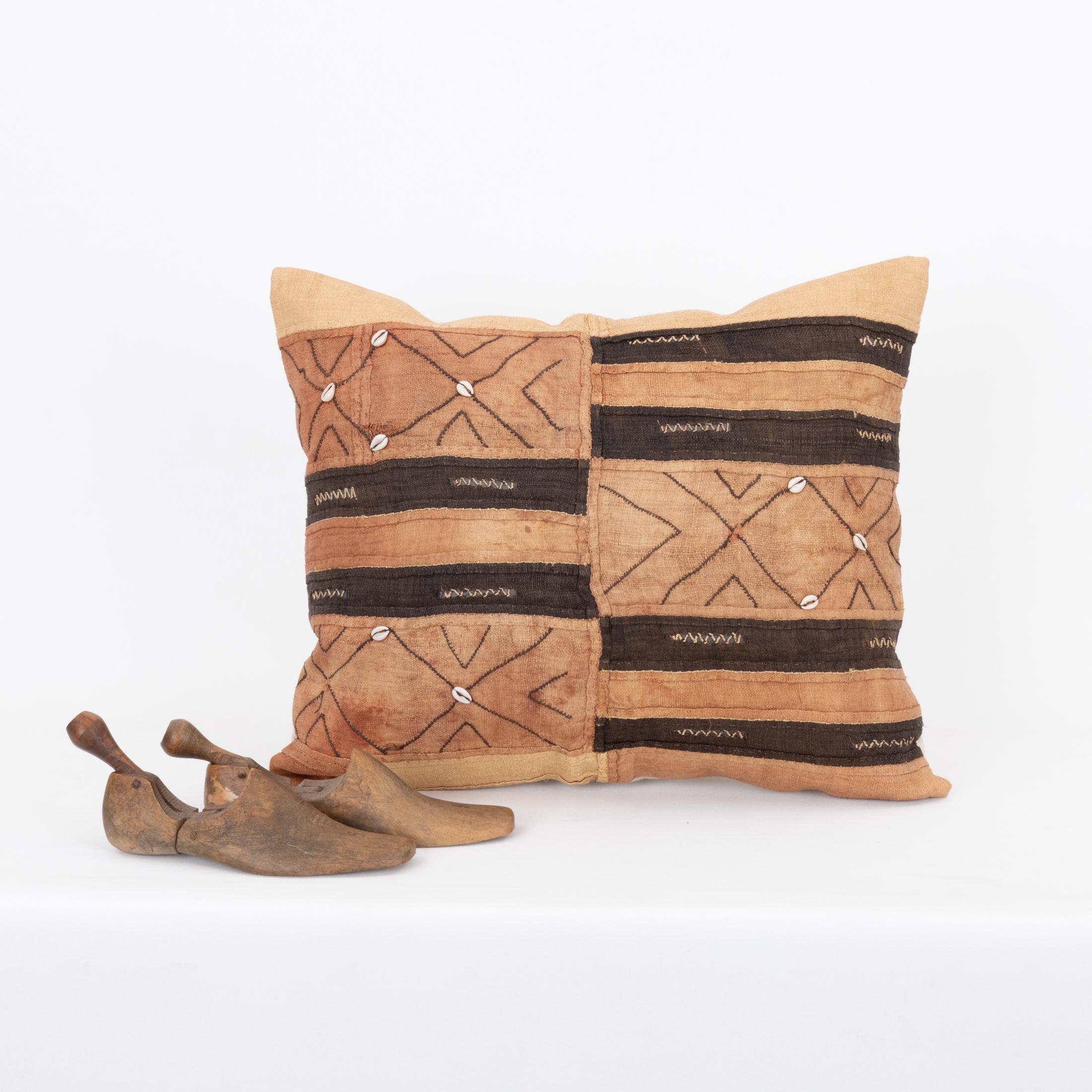 Tribal African Kuba Cloth Raffia Pillow Cover For Sale