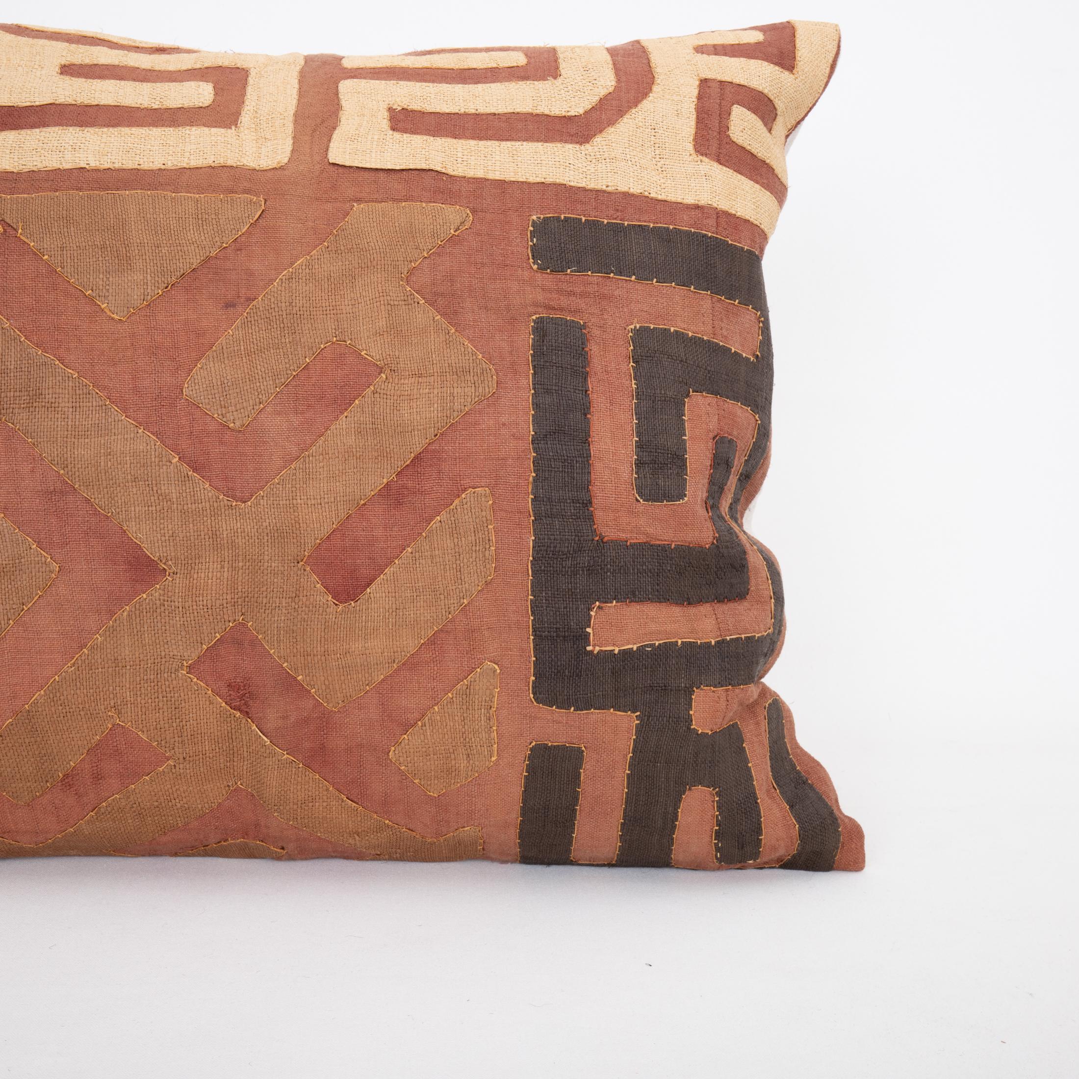 Congolese African Kuba Cloth Raffia Pillow Cover For Sale